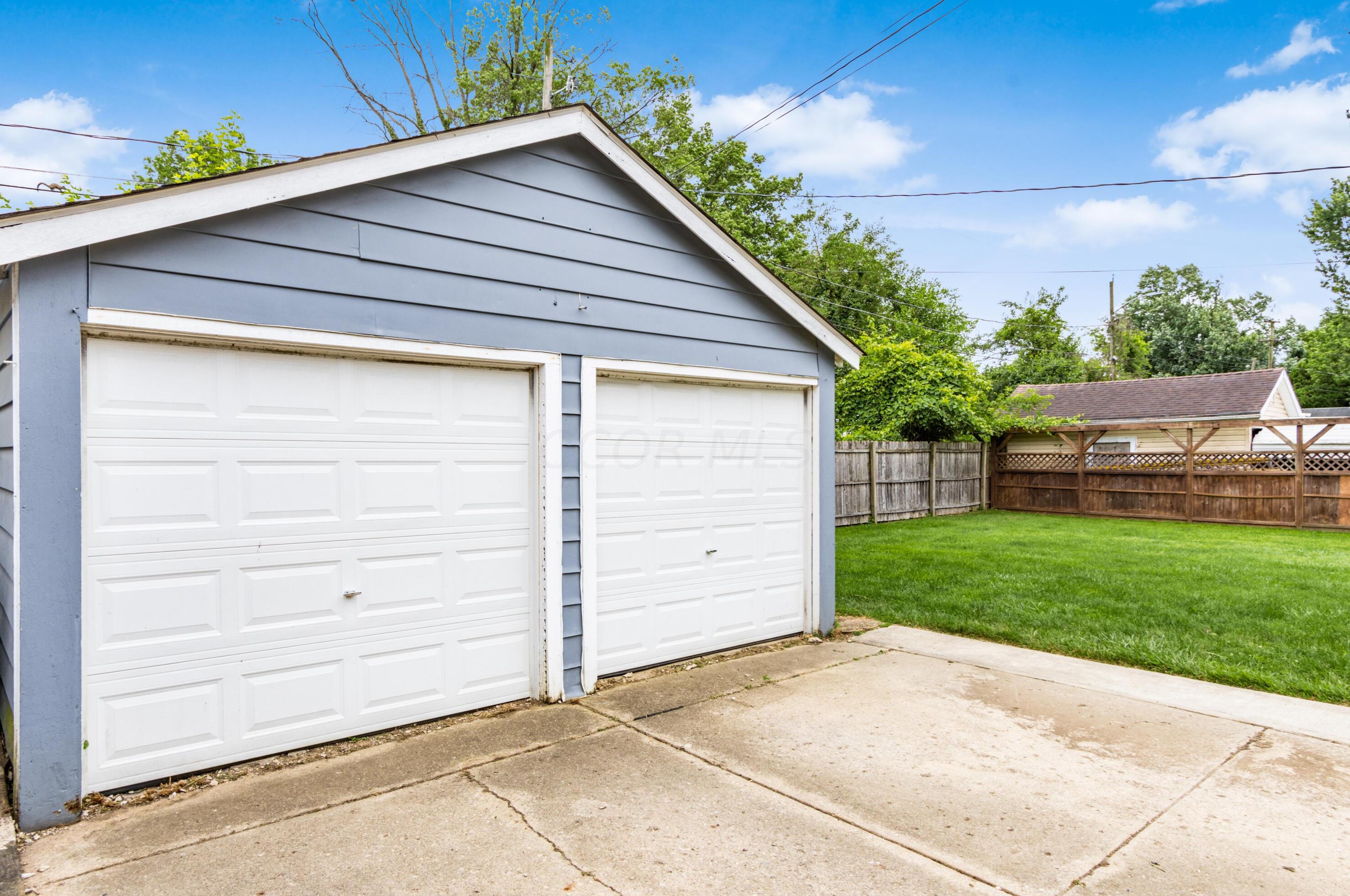 2932 Oaklawn St, Columbus OH  43224-4350 exterior