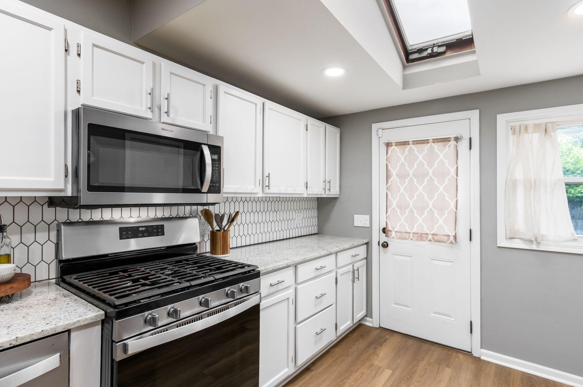 2932 Oaklawn St, Columbus OH  43224-4350 exterior