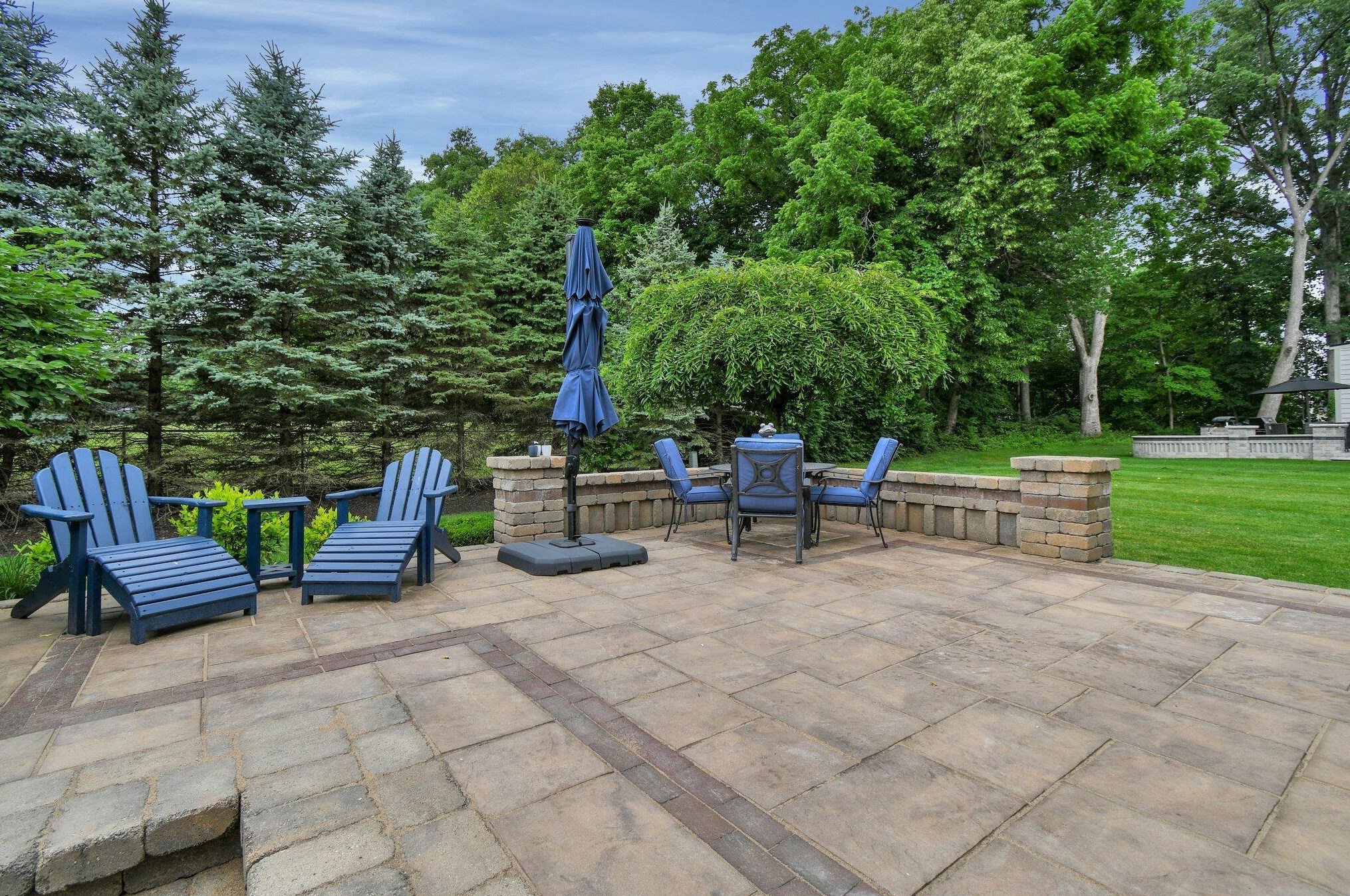 1367 Donahey St, Columbus OH 43235-6704 exterior