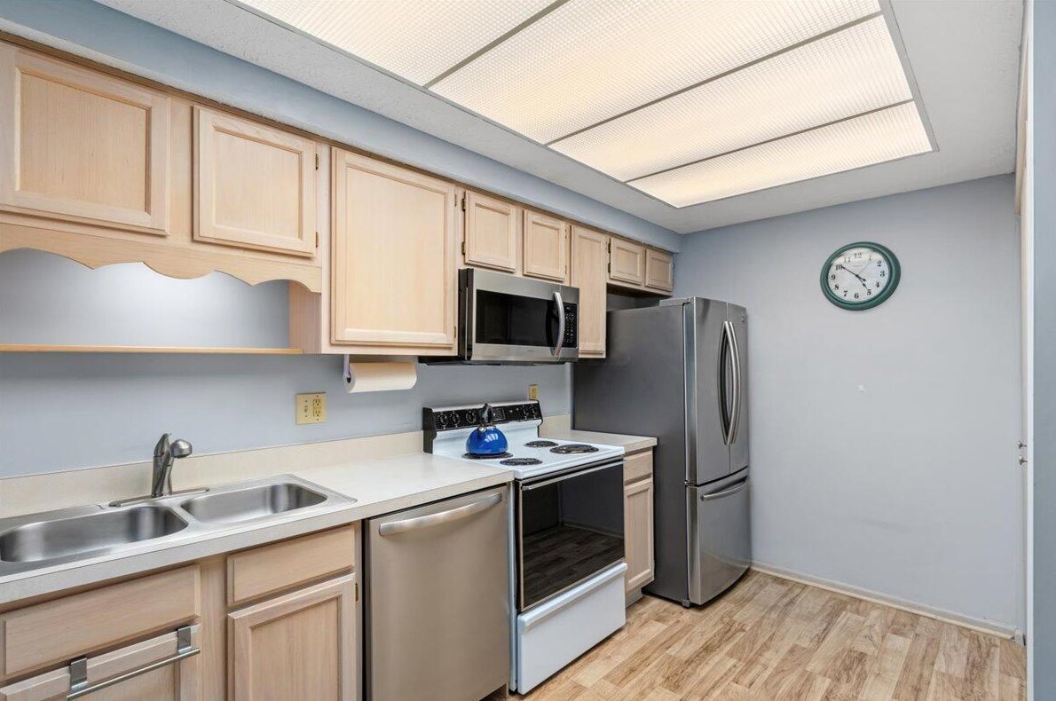 1252 Villa Oaks Ct, Columbus OH exterior