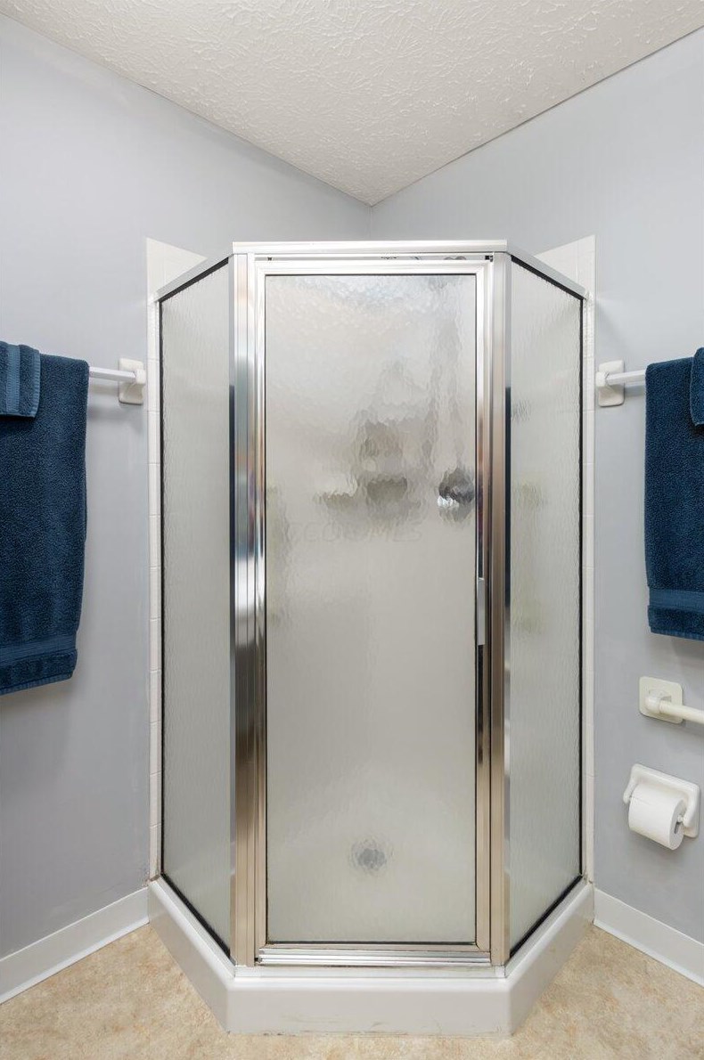 1252 Villa Oaks Ct, Columbus OH exterior