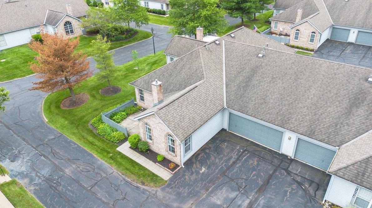 1252 Villa Oaks Ct, Columbus OH exterior