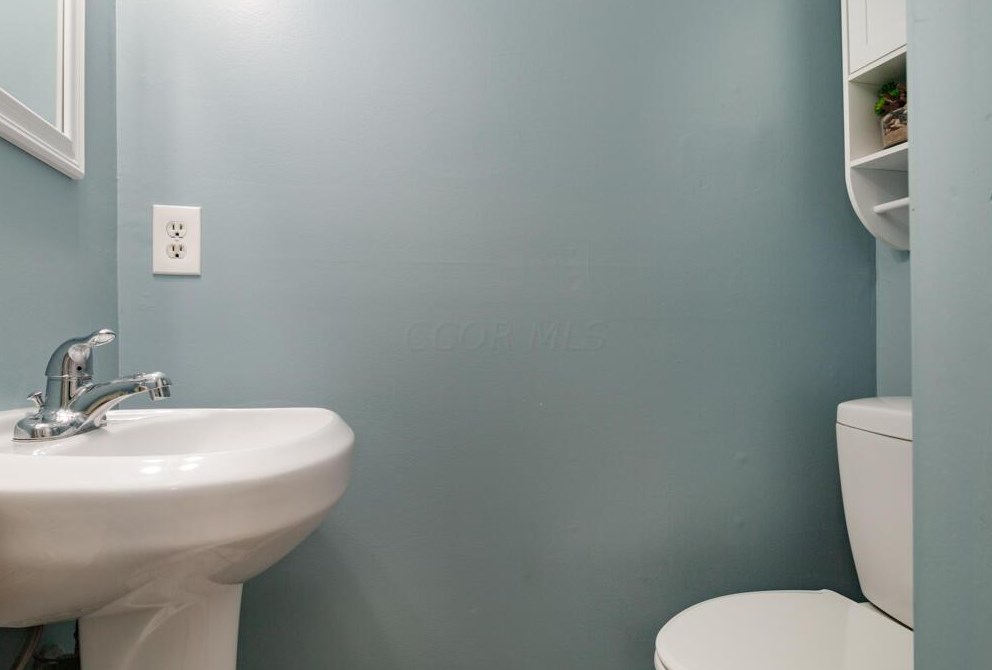 3210 Delburn Ave, Dublin OH  43017-1615 exterior