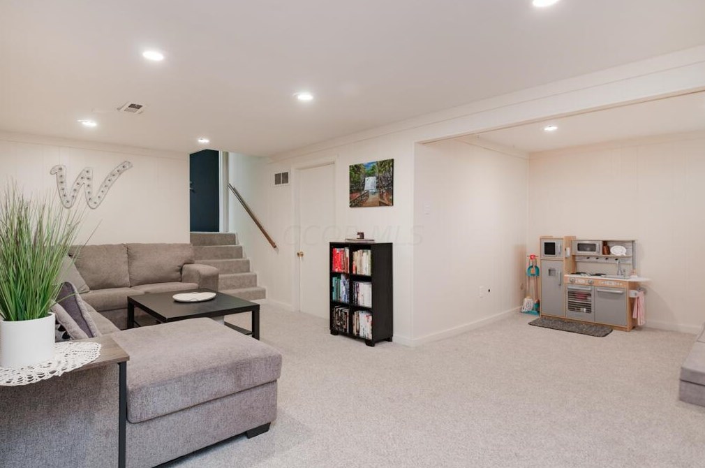 3210 Delburn Ave, Dublin OH  43017-1615 exterior