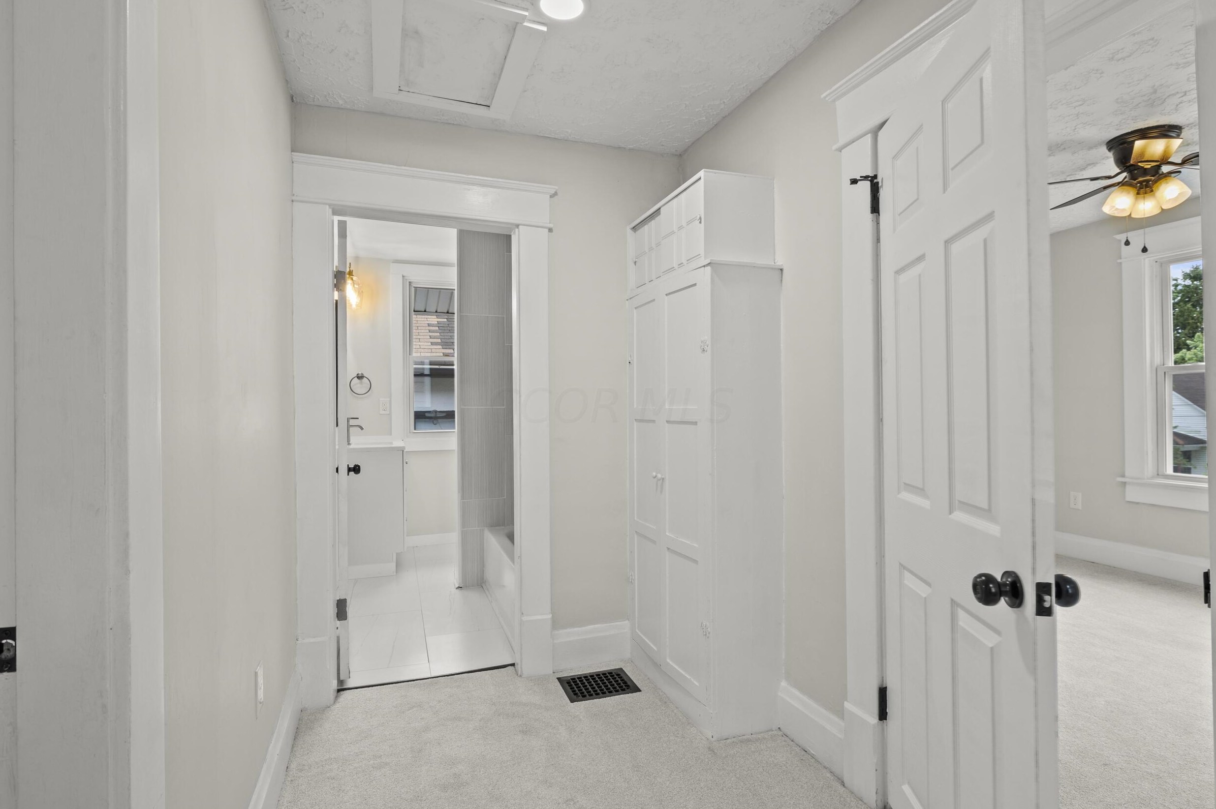 1592 Genessee Ave, Columbus OH 43211-1518 exterior