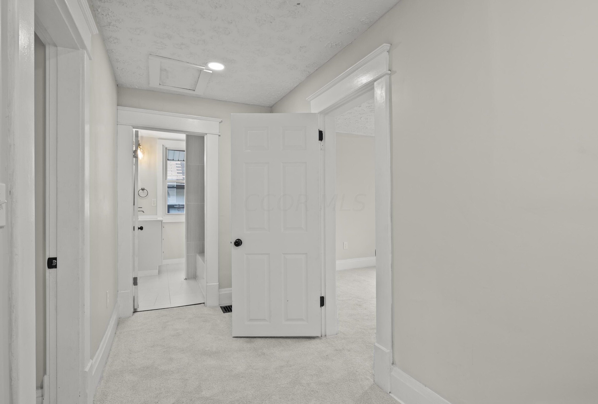 1592 Genessee Ave, Columbus OH 43211-1518 exterior