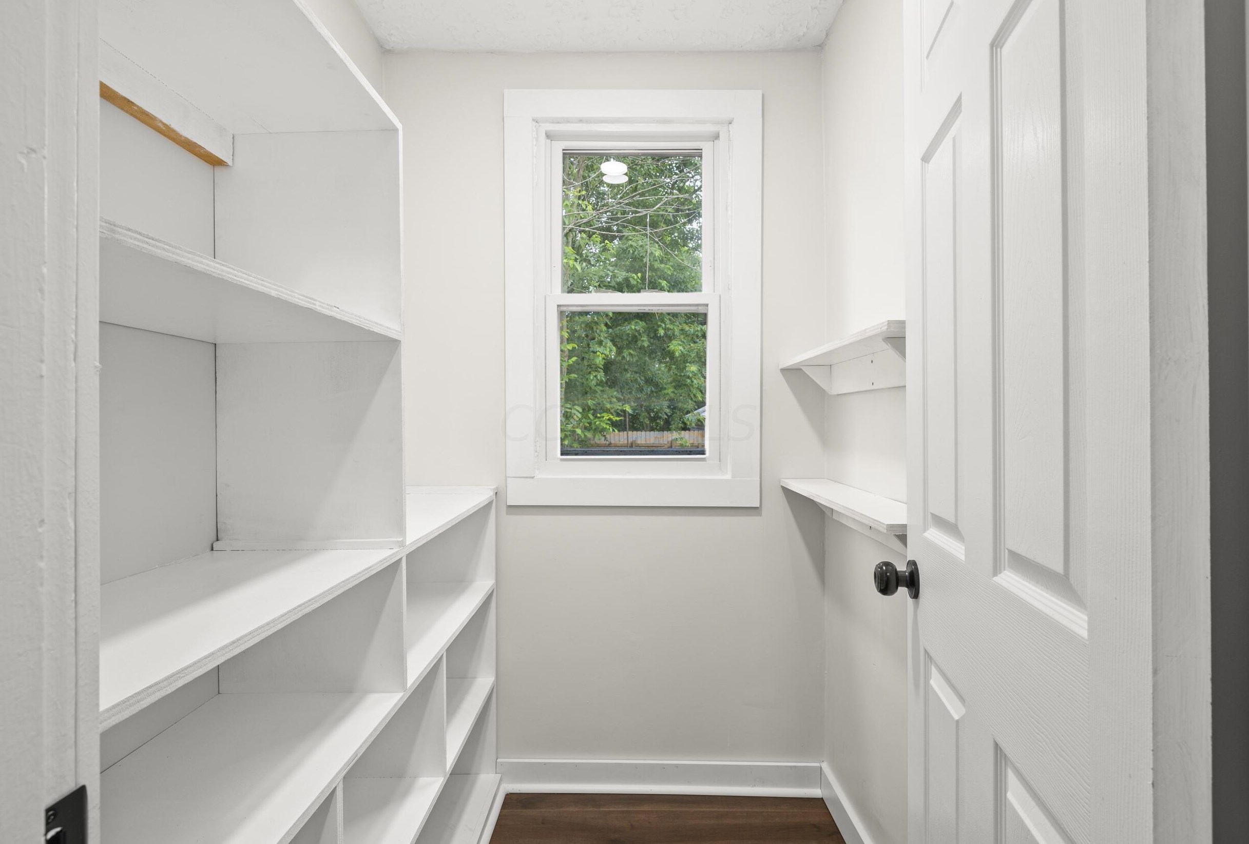 1592 Genessee Ave, Columbus OH 43211-1518 exterior