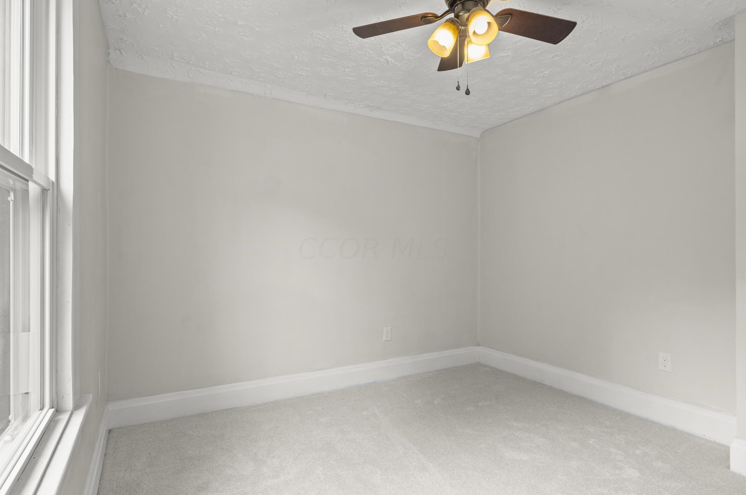 1592 Genessee Ave, Columbus OH 43211-1518 exterior