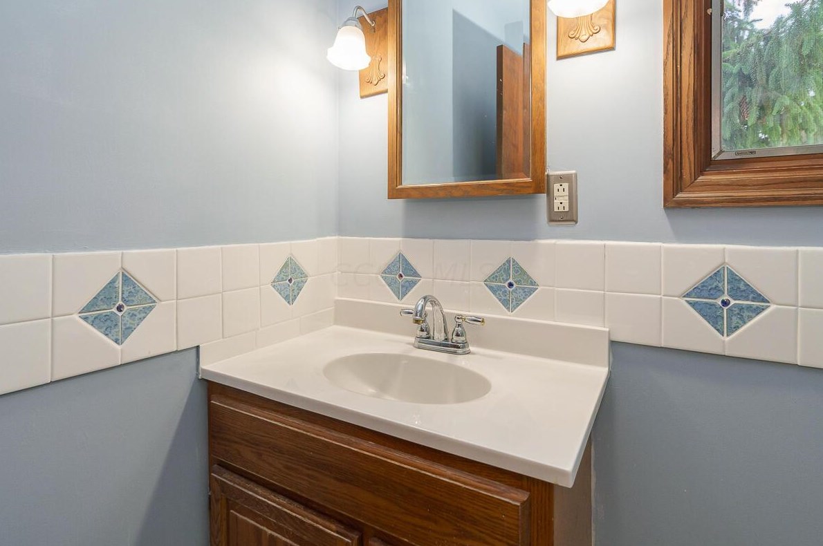 432 Binns Blvd, Columbus OH 43204-2508 exterior