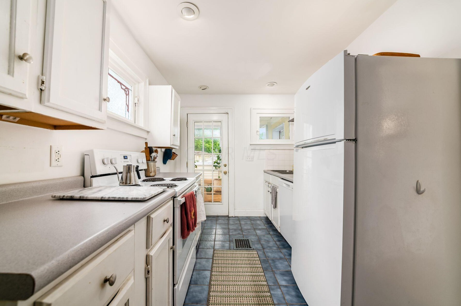 2391 Glenmawr Ave, Columbus OH  43202-3106 exterior