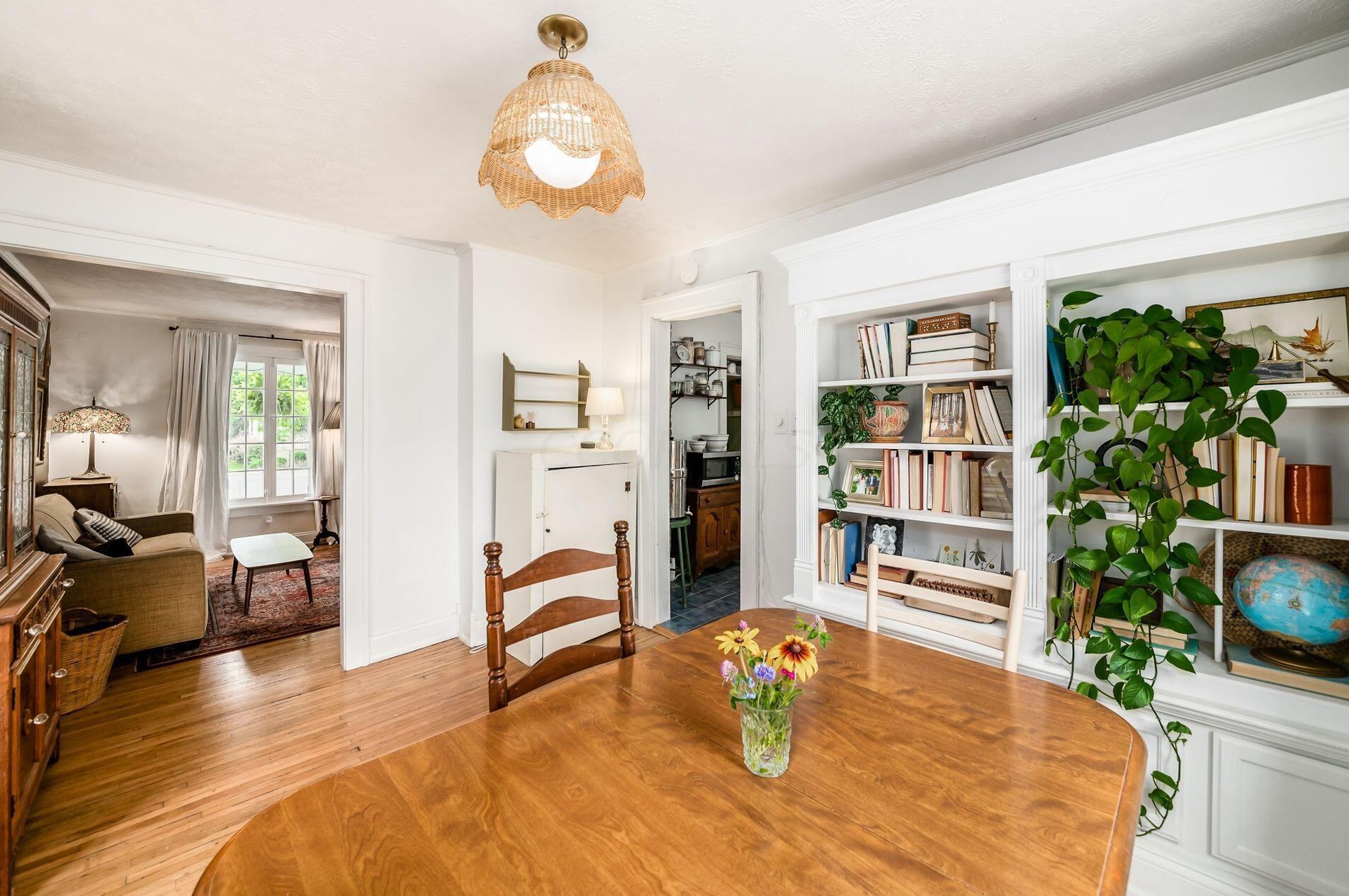 2391 Glenmawr Ave, Columbus OH  43202-3106 exterior