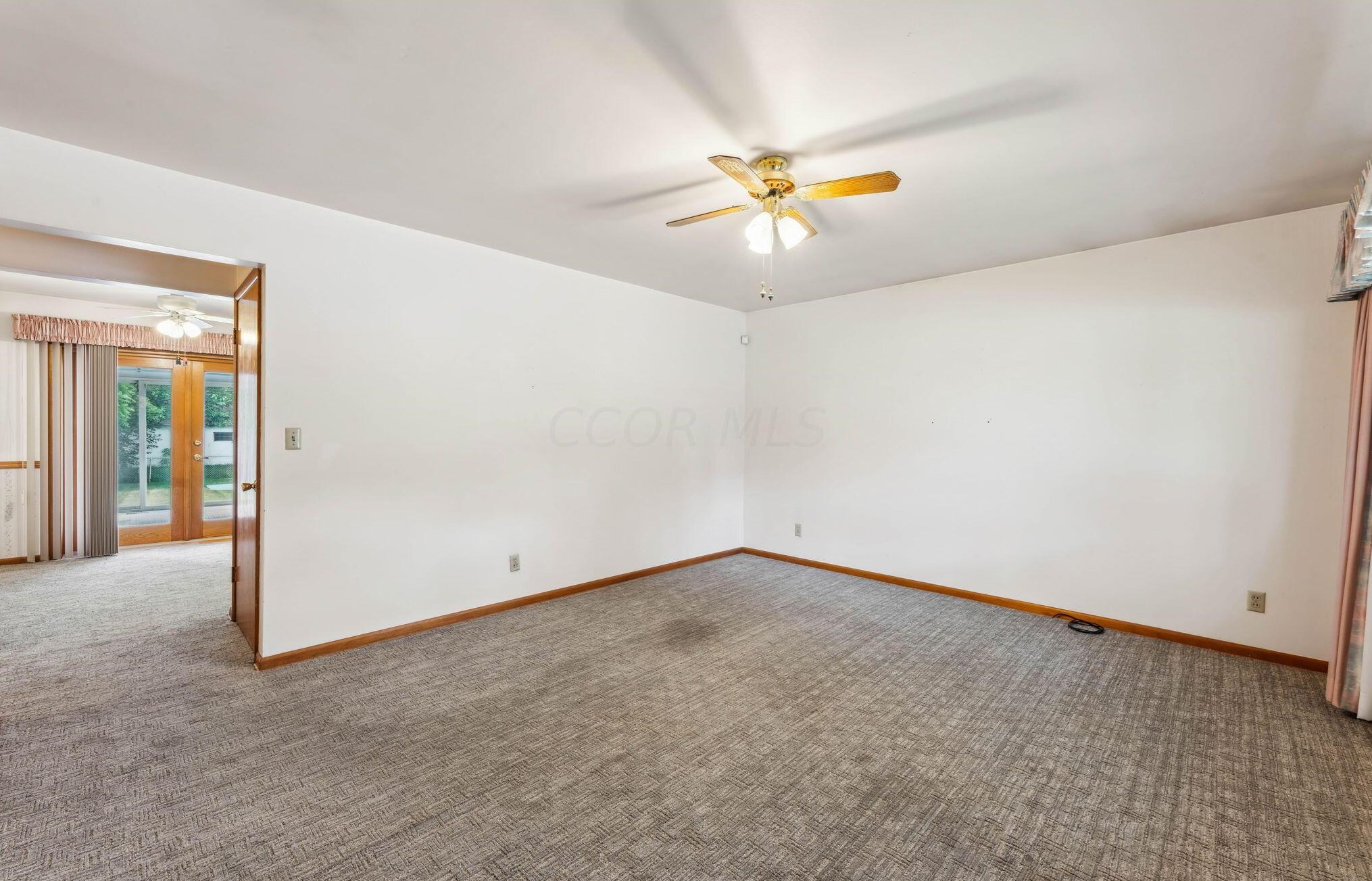 3748 Kinsey Dr, Columbus OH  43224-2643 exterior