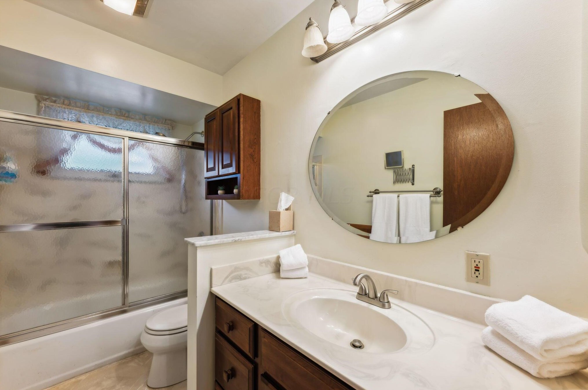 3748 Kinsey Dr, Columbus OH  43224-2644 exterior