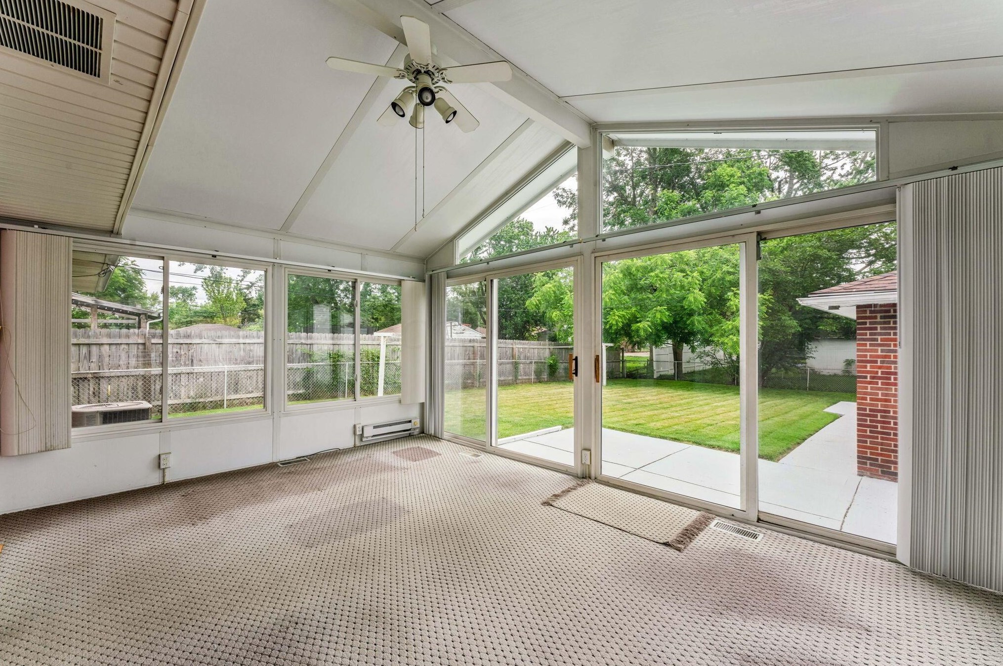 3748 Kinsey Dr, Columbus OH  43224-2644 exterior