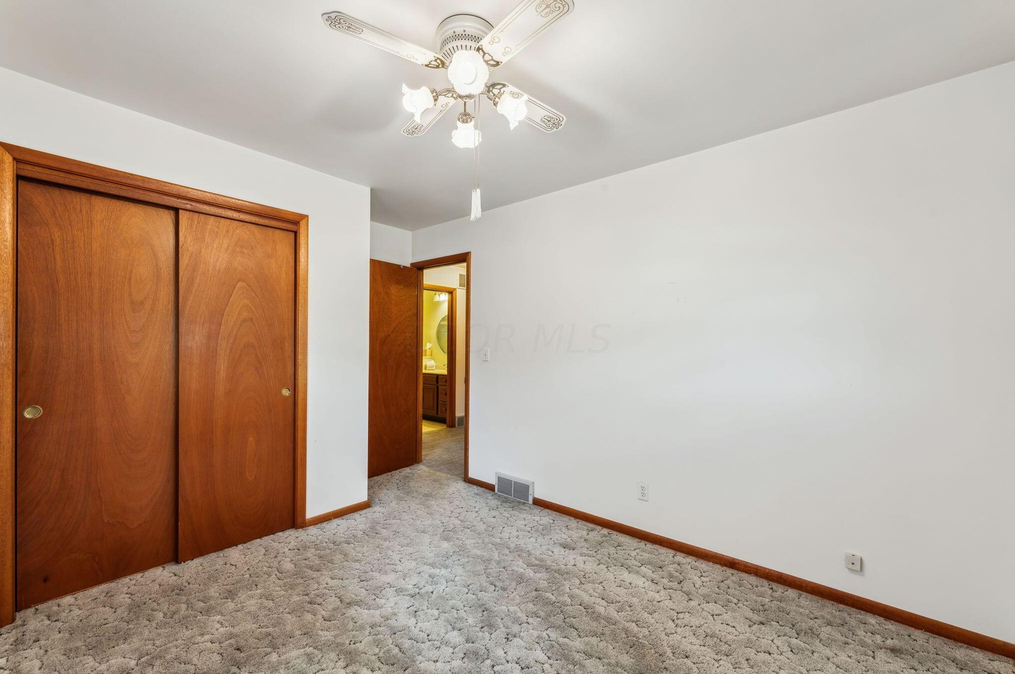 3748 Kinsey Dr, Columbus OH  43224-2644 exterior