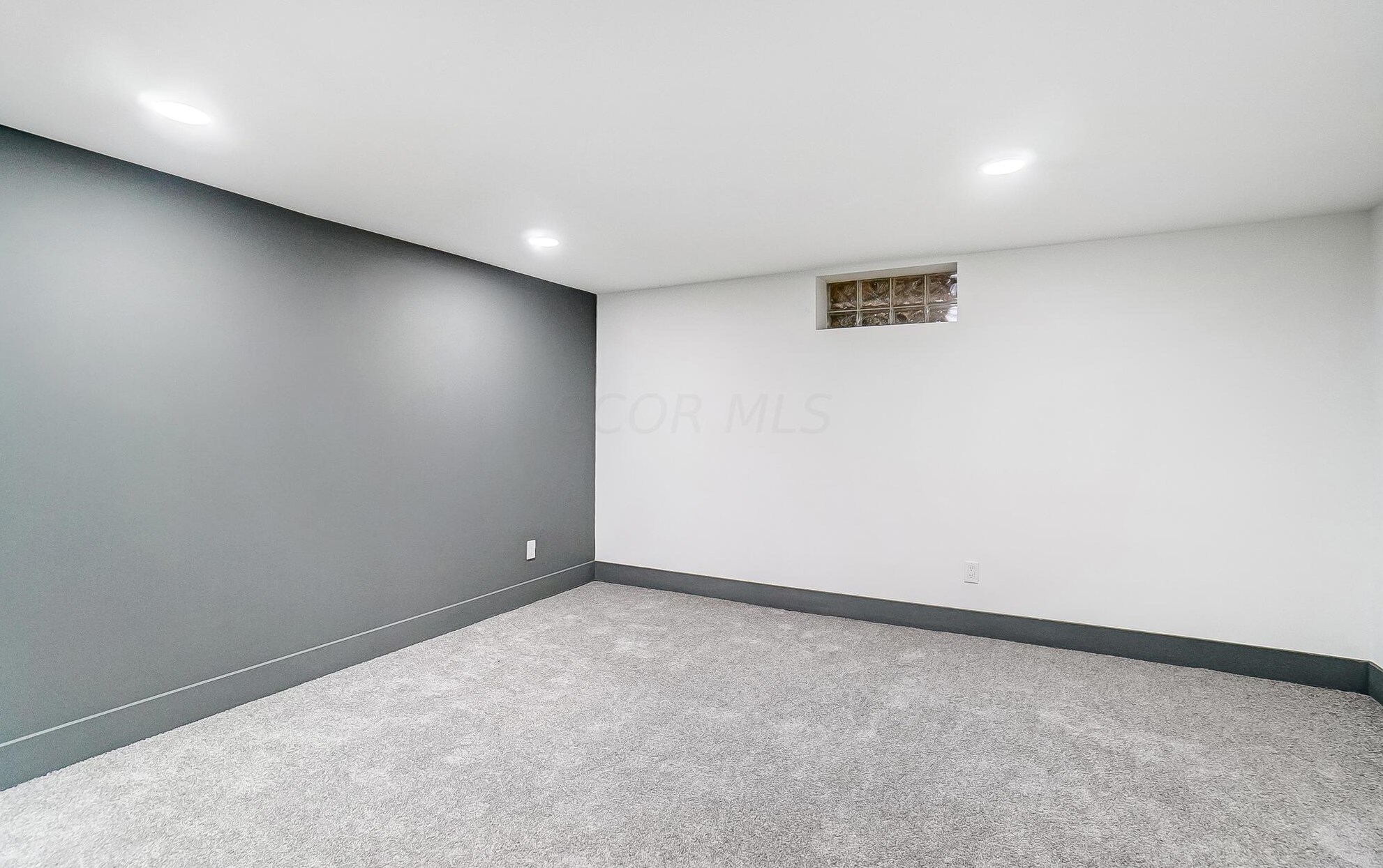 1380 Devonhurst Dr, Columbus OH 43232-1524 exterior