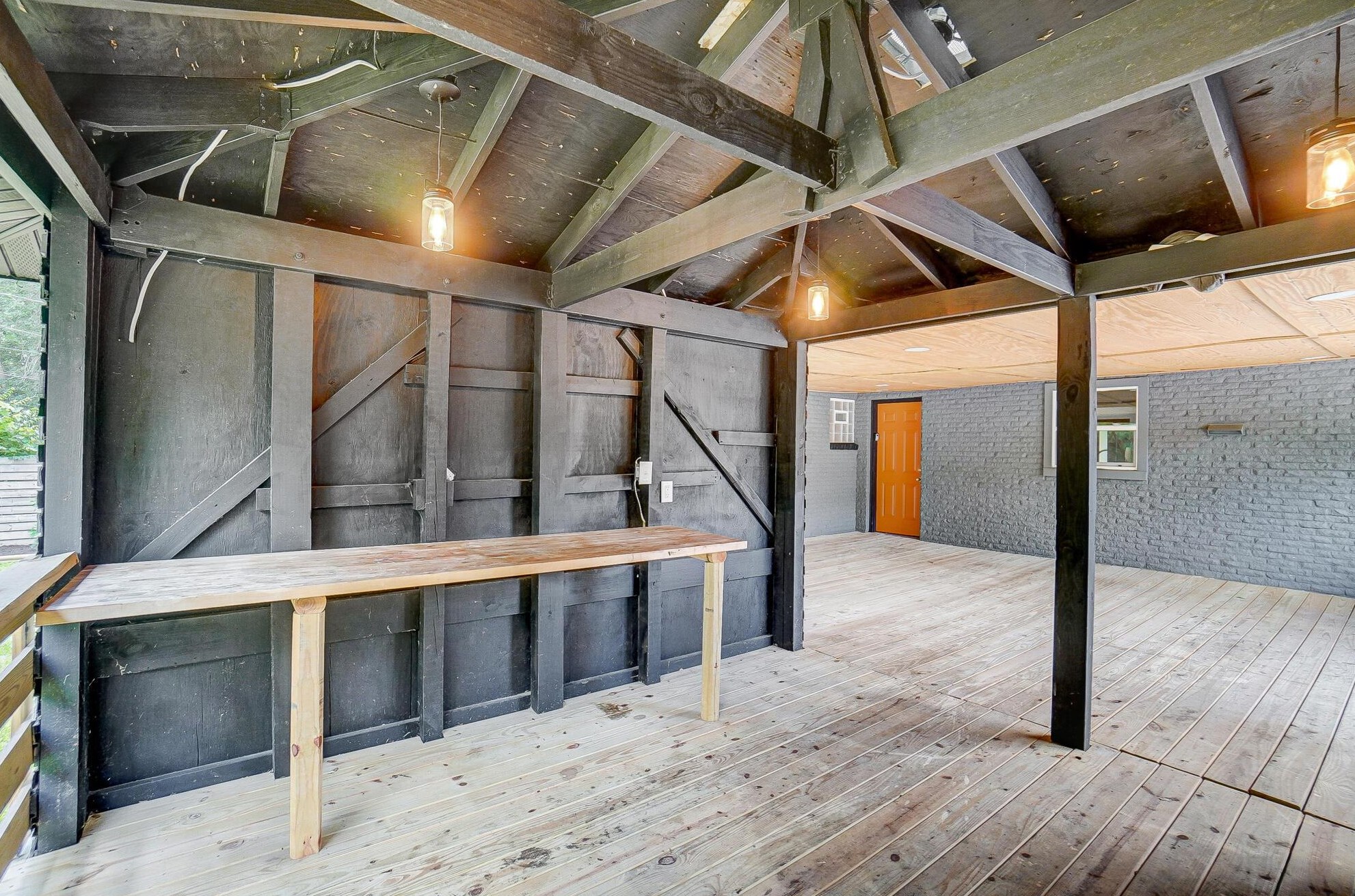 1380 Devonhurst Dr, Columbus OH 43232-1524 exterior