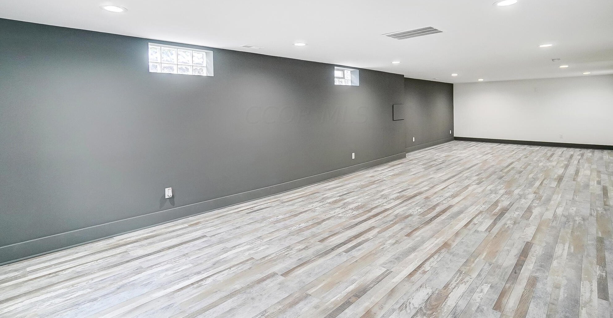 1380 Devonhurst Dr, Columbus OH 43232-1524 exterior