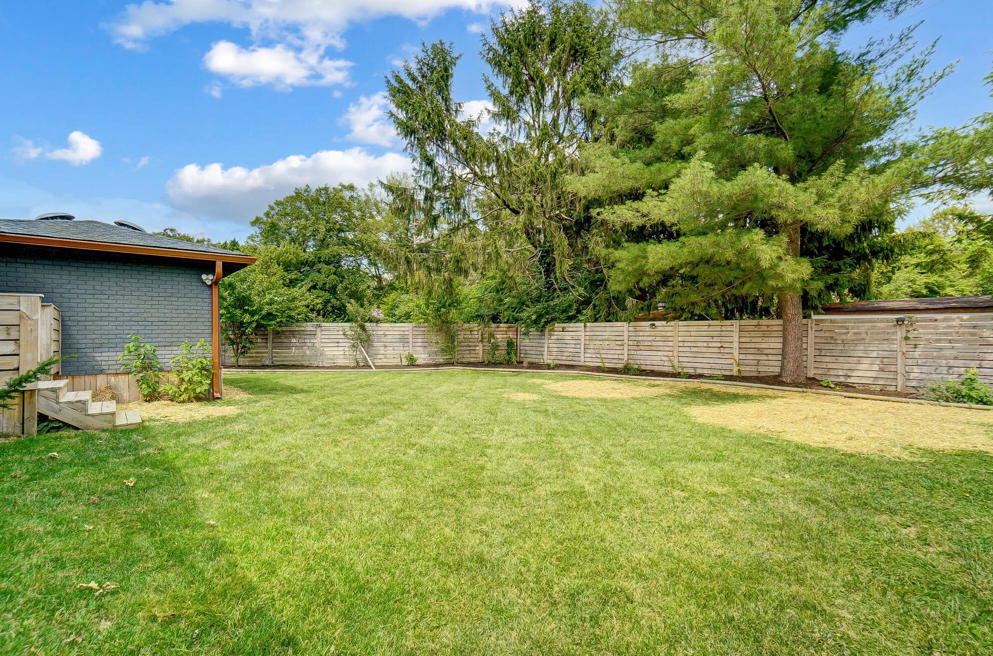 1380 Devonhurst Dr, Columbus OH 43232-1524 exterior