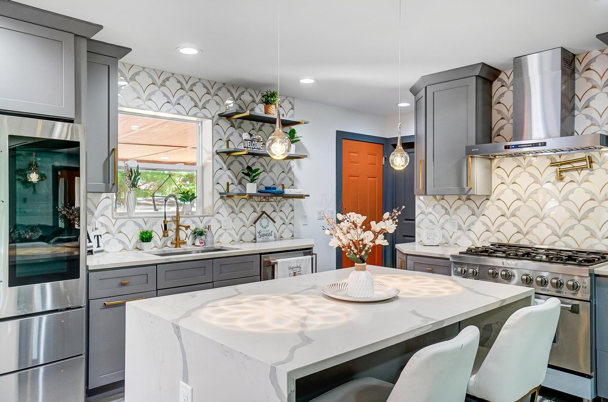 1380 Devonhurst Dr, Columbus OH 43232-1524 exterior