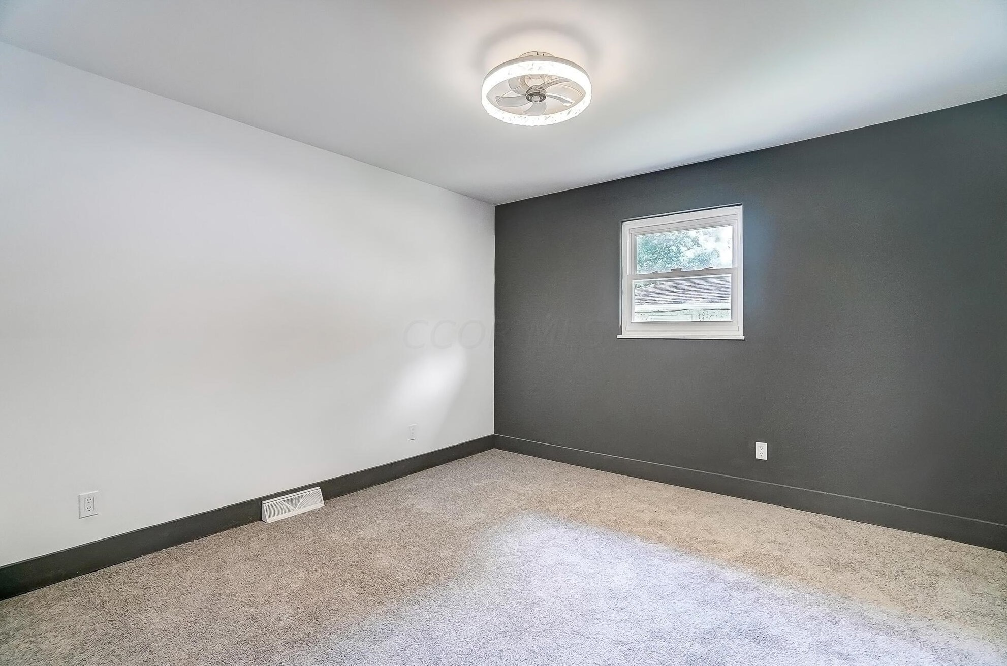 1380 Devonhurst Dr, Columbus OH 43232-1524 exterior