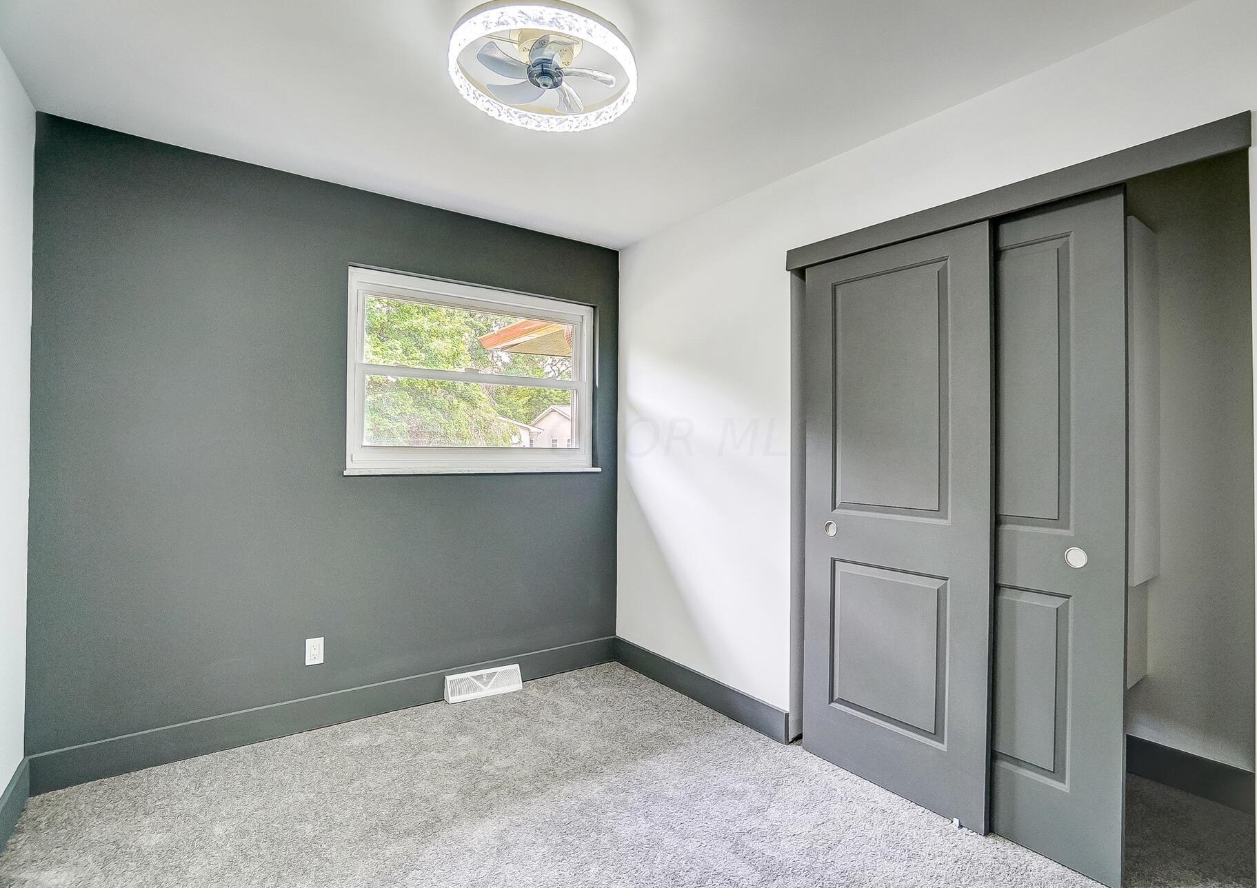 1380 Devonhurst Dr, Columbus OH 43232-1524 exterior