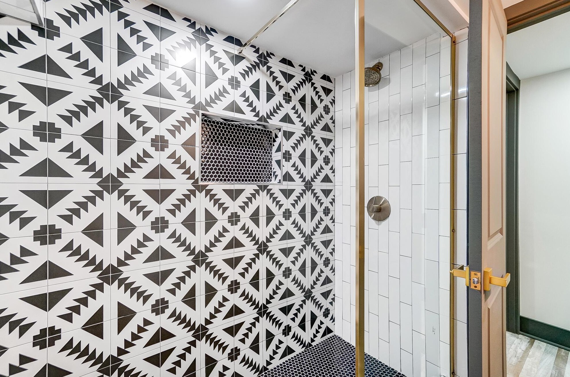 1380 Devonhurst Dr, Columbus OH 43232-1524 exterior