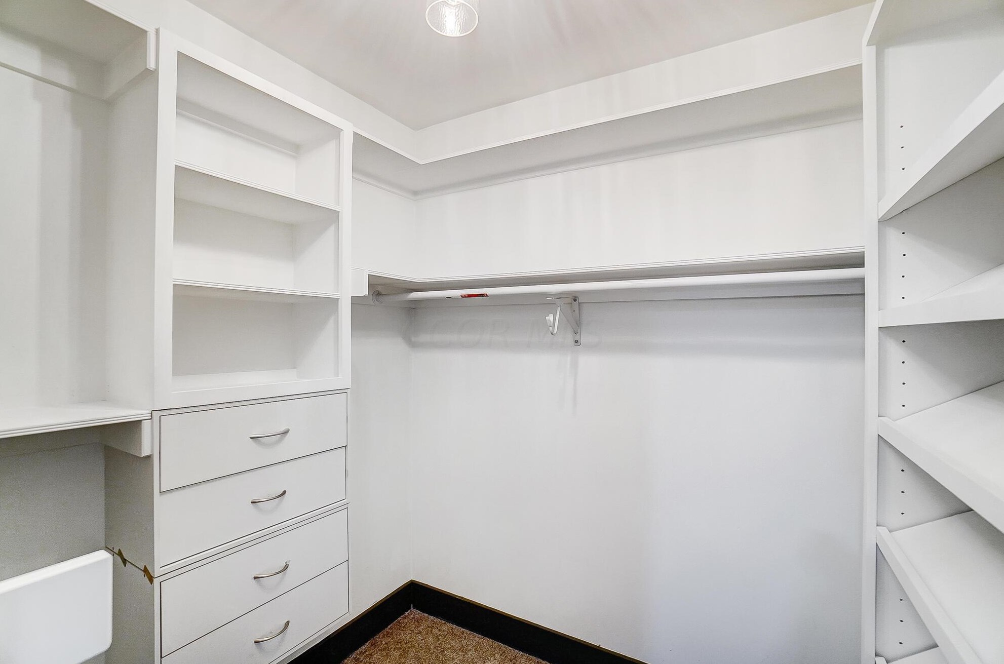 1380 Devonhurst Dr, Columbus OH 43232-1524 exterior