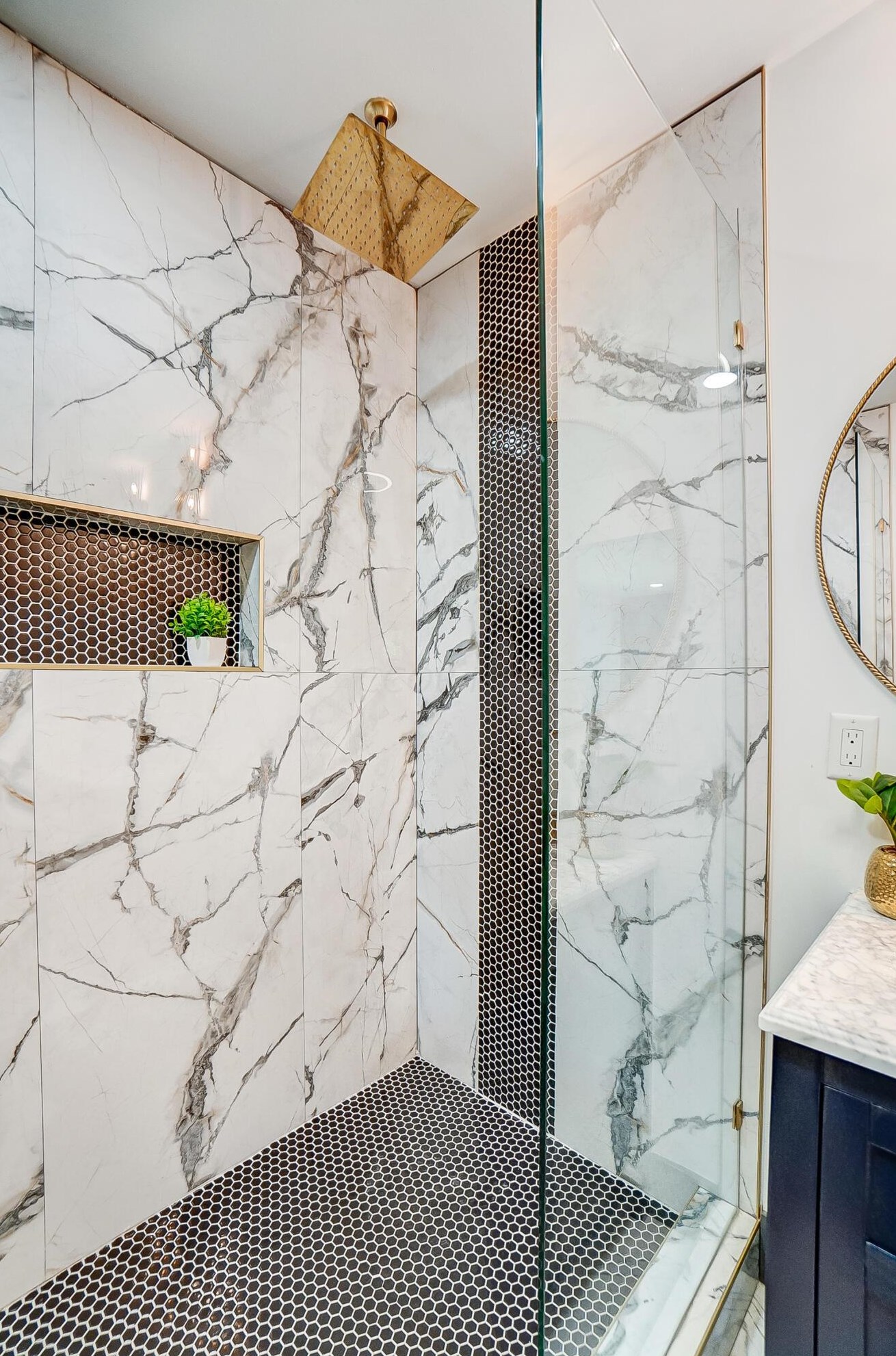 1380 Devonhurst Dr, Columbus OH 43232-1524 exterior