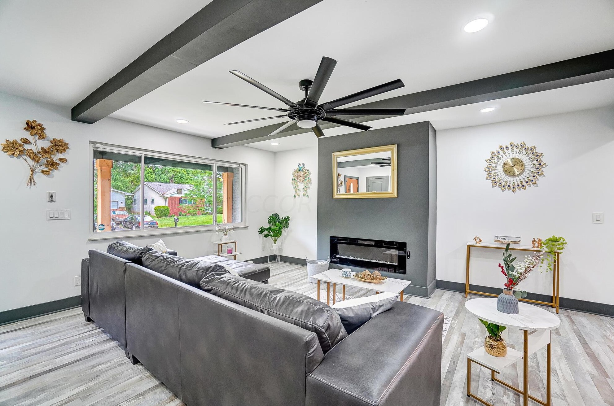 1380 Devonhurst Dr, Columbus OH 43232-1524 exterior