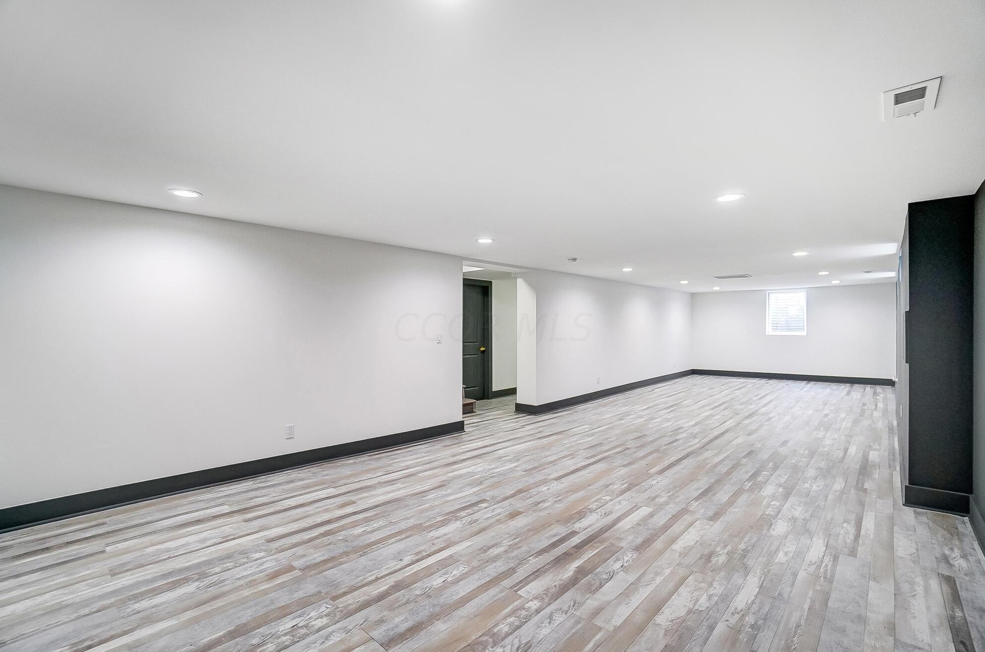 1380 Devonhurst Dr, Columbus OH 43232-1524 exterior