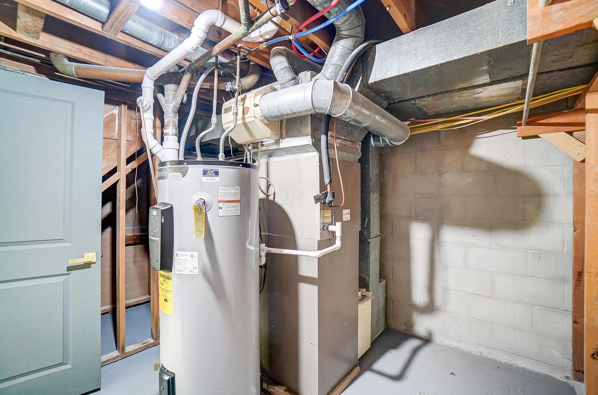 1380 Devonhurst Dr, Columbus OH 43232-1524 exterior