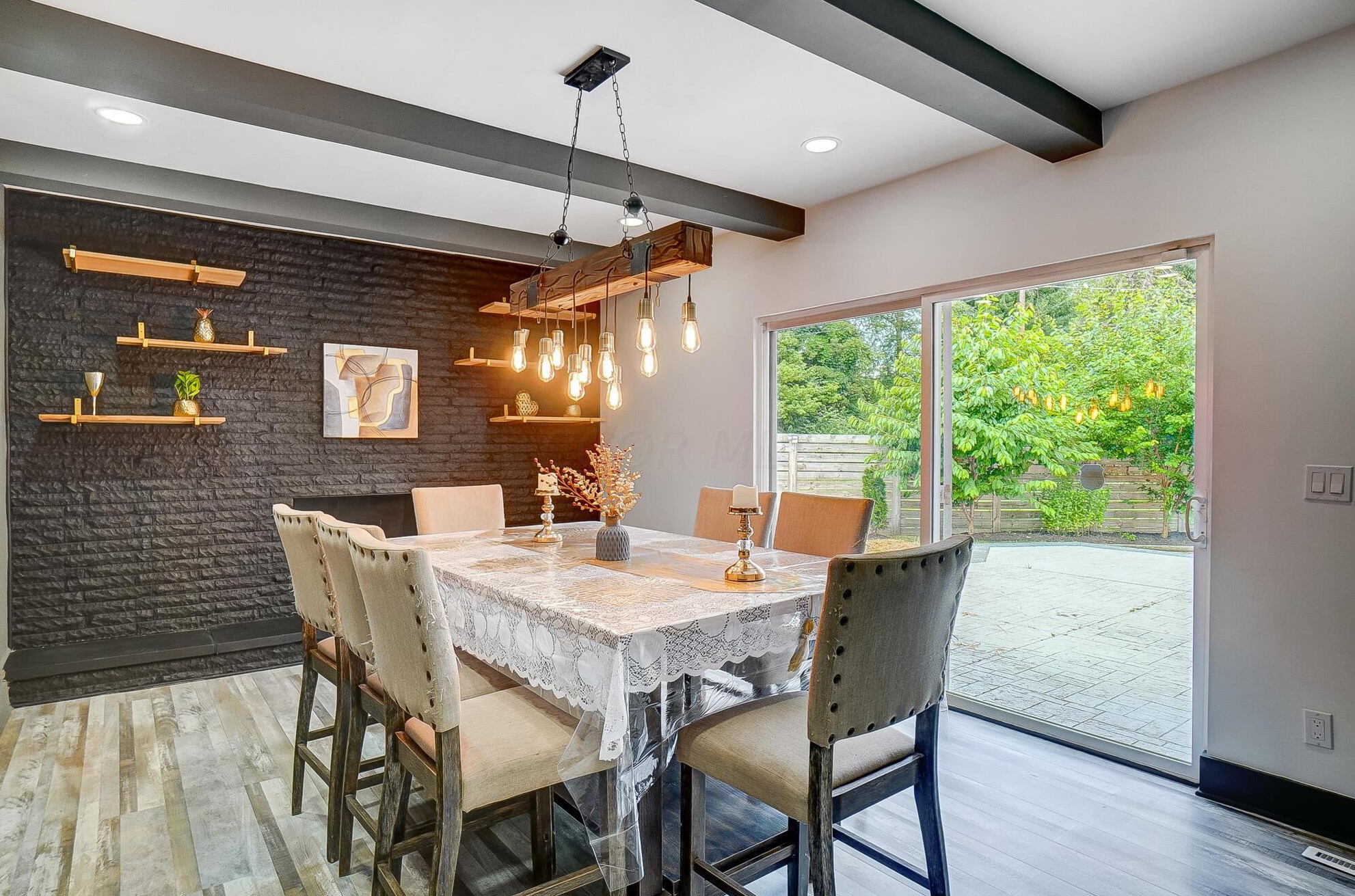 1380 Devonhurst Dr, Columbus OH 43232-1524 exterior