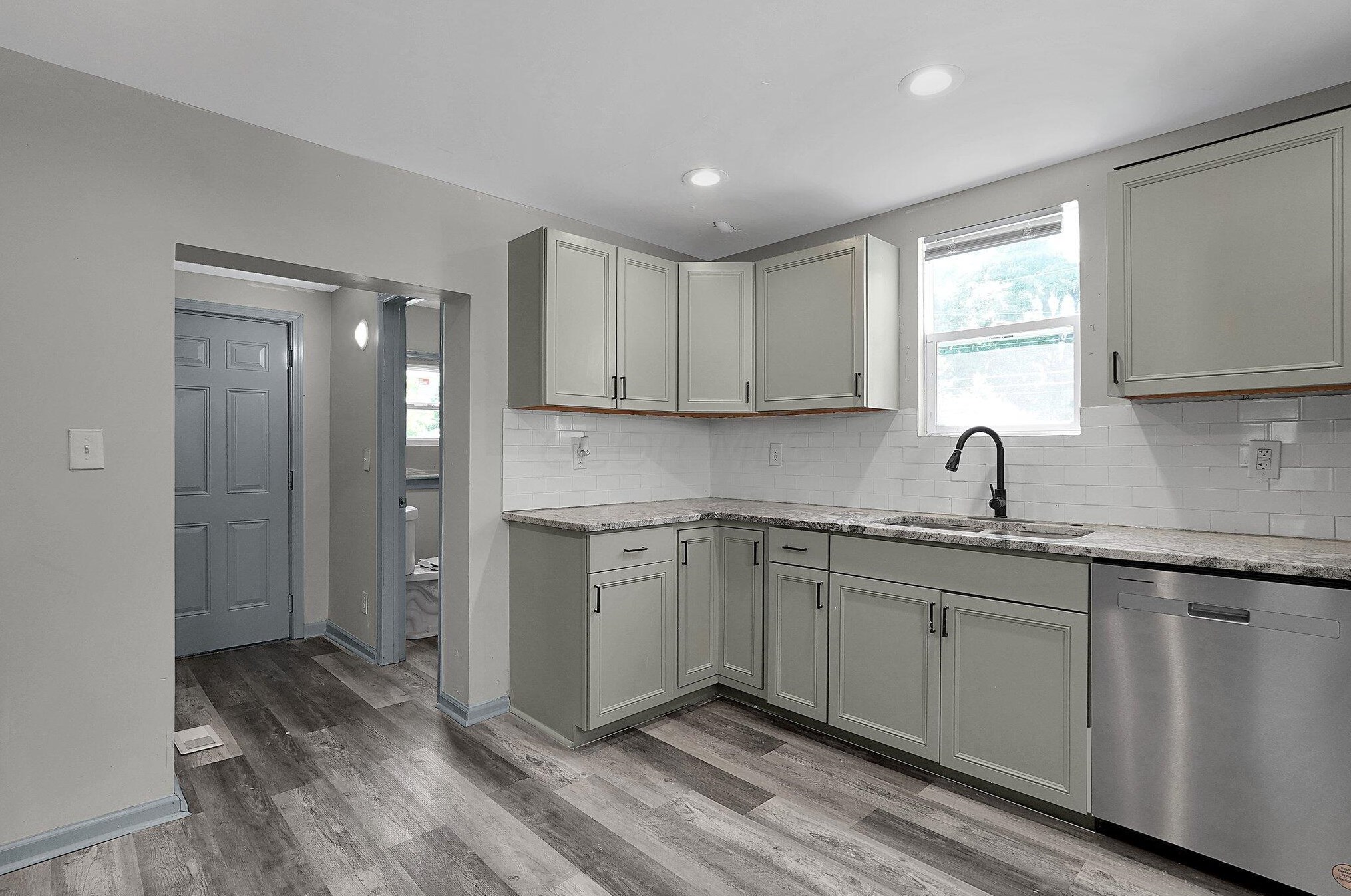 449 Eureka Ave, Columbus OH  43204-3441 exterior