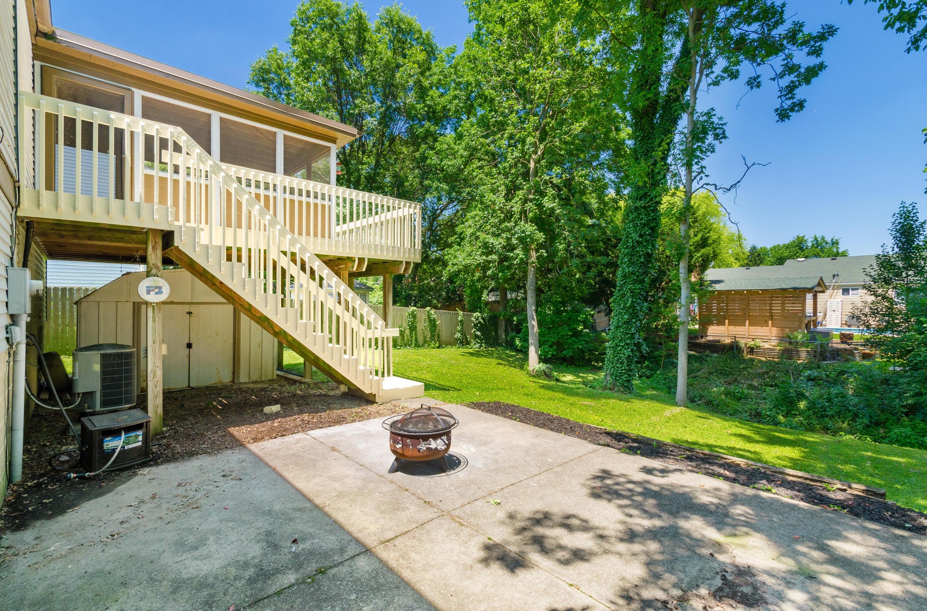 302 Rimbey Ave, Columbus OH  43230-1634 exterior