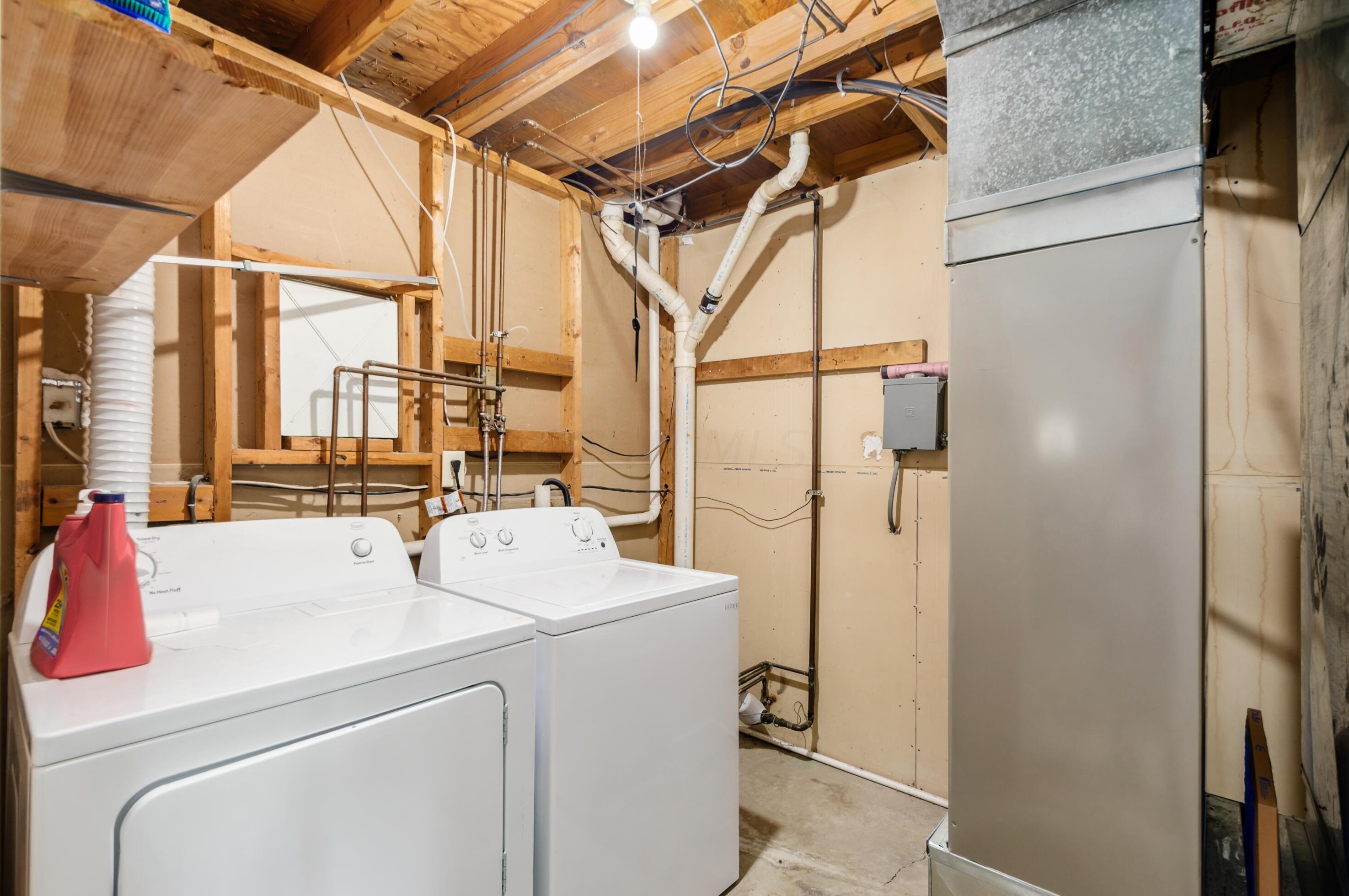 302 Rimbey Ave, Columbus OH  43230-1634 exterior