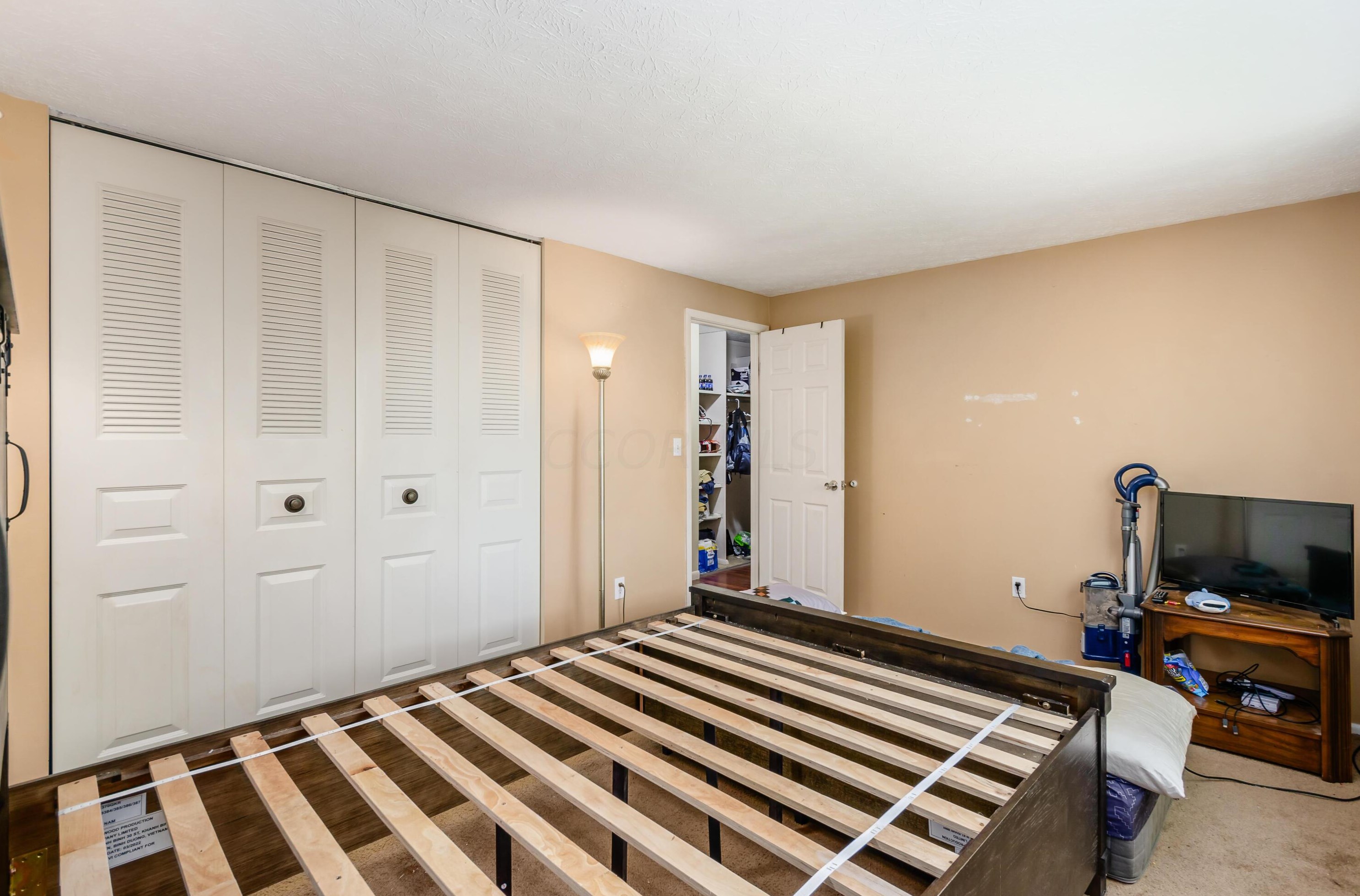 302 Rimbey Ave, Columbus OH  43230-1634 exterior