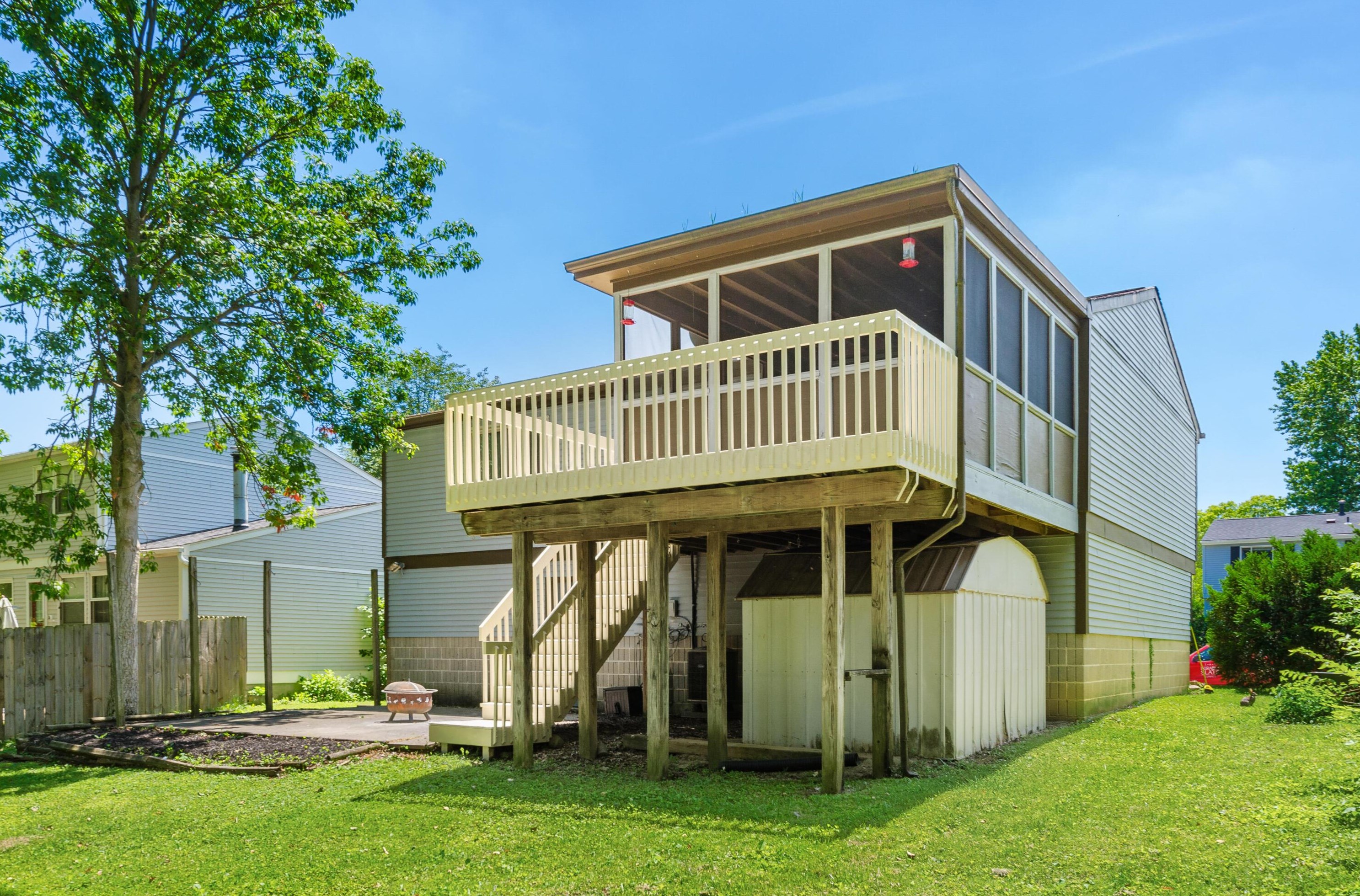 302 Rimbey Ave, Columbus OH  43230-1634 exterior