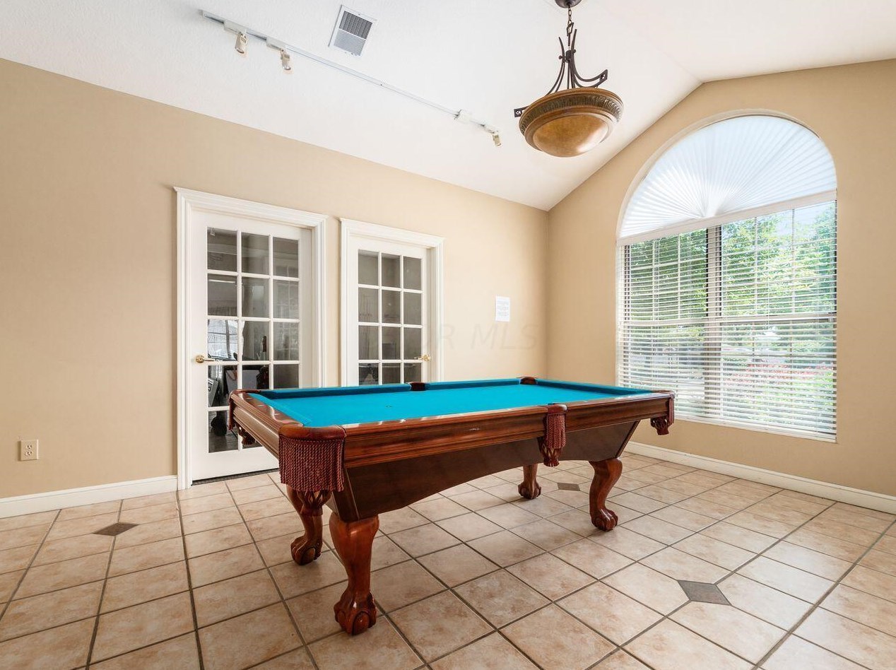 72 Villamere Dr, Columbus OH  43213-1582 exterior