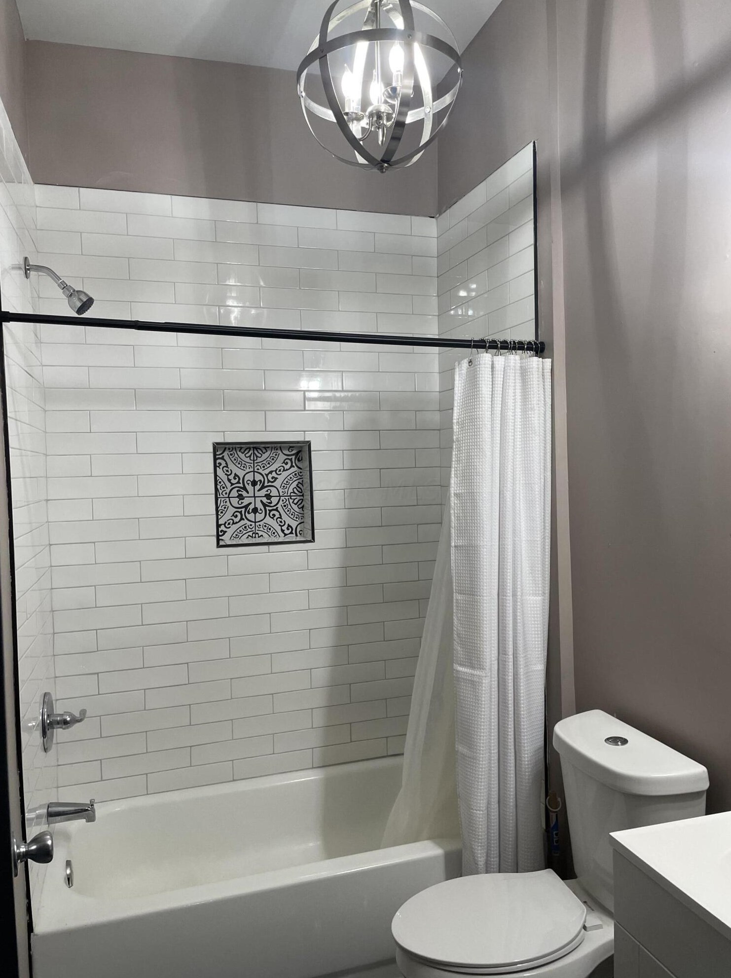 1390 Livingston Ave, Columbus OH 43209-2945 exterior