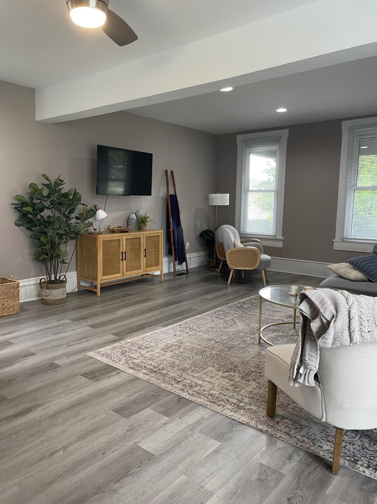 1390 Livingston Ave, Columbus OH 43209-2945 exterior