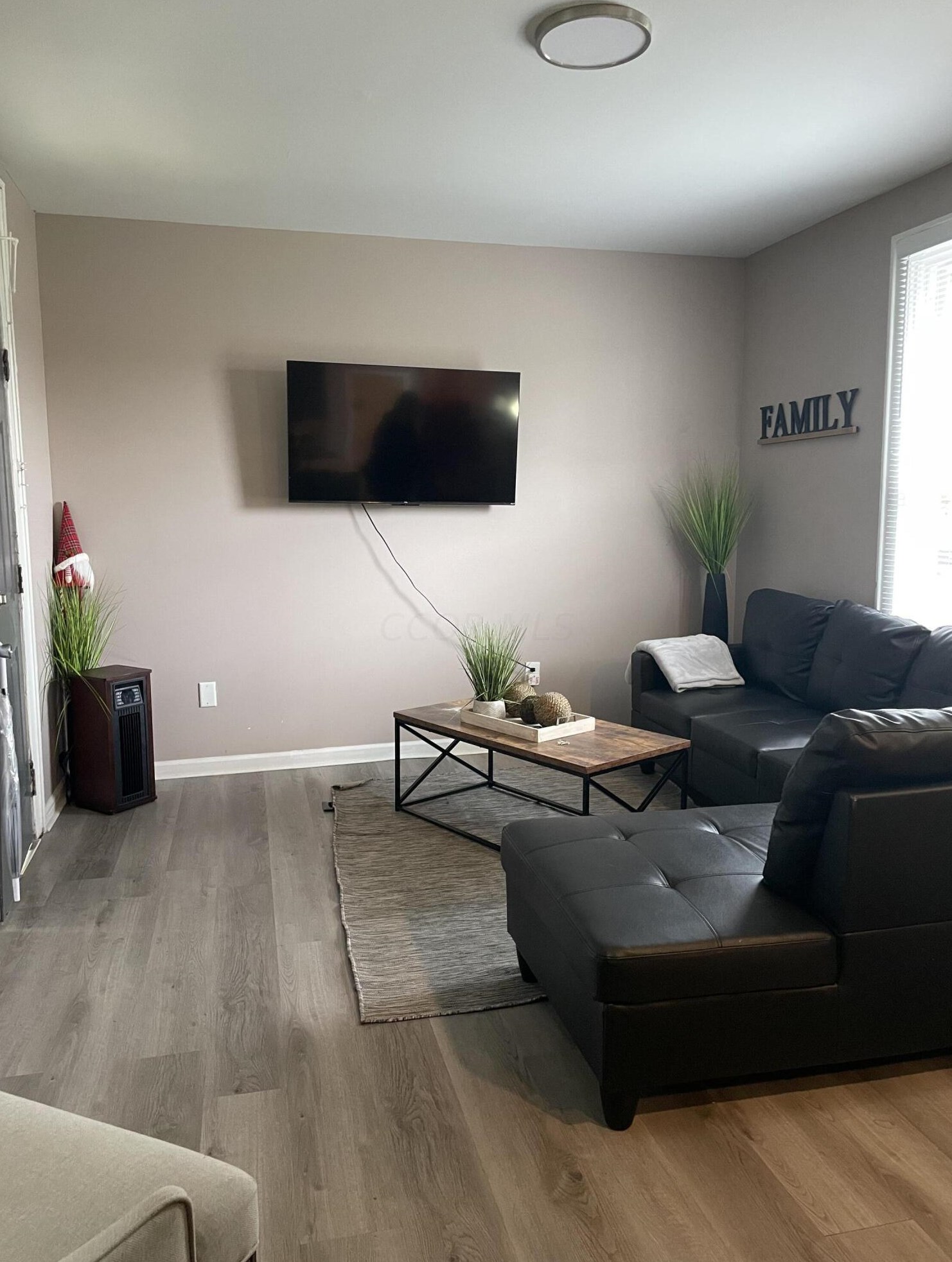 1390 Livingston Ave, Columbus OH 43209-2945 exterior