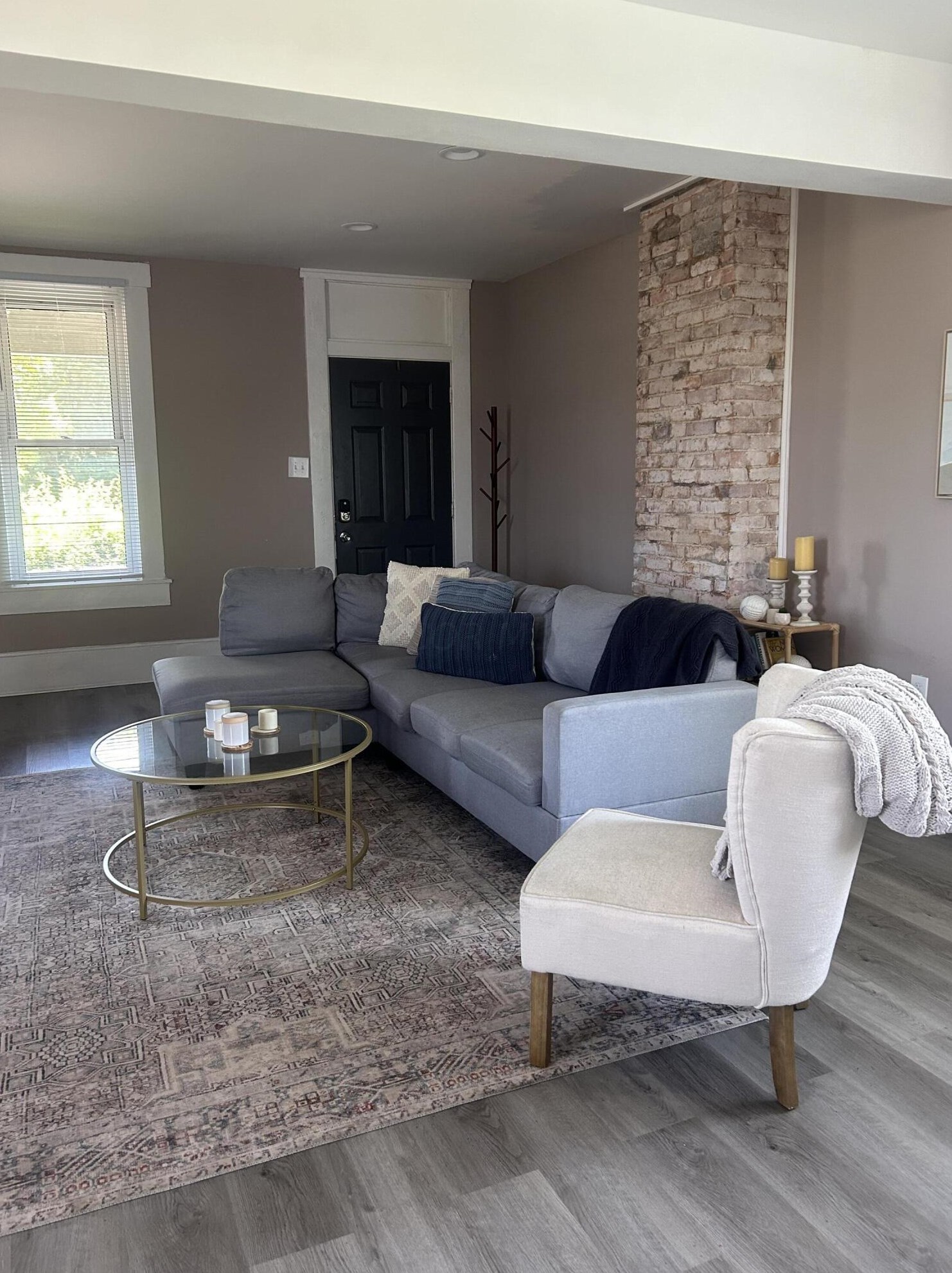 1390 Livingston Ave, Columbus OH 43209-2945 exterior