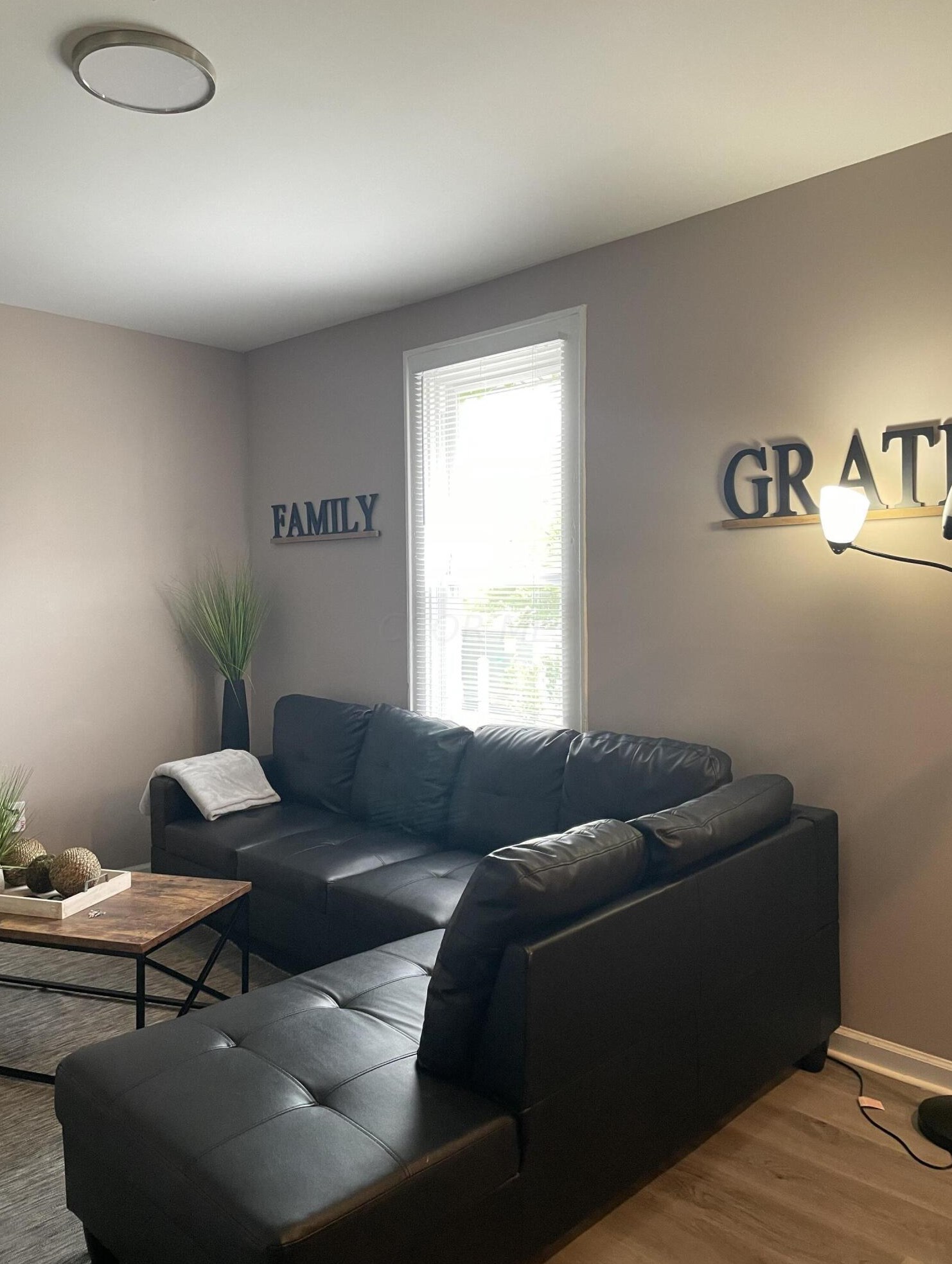 1390 Livingston Ave, Columbus OH 43209-2945 exterior