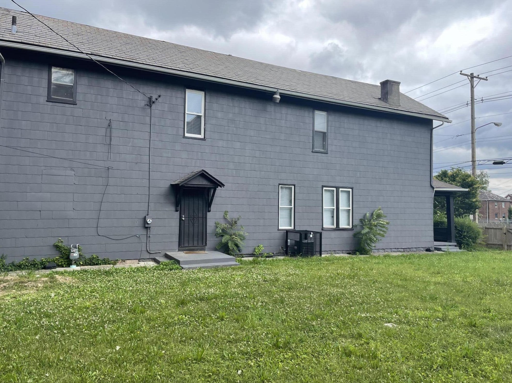 1390 Livingston Ave, Columbus OH 43209-2945 exterior