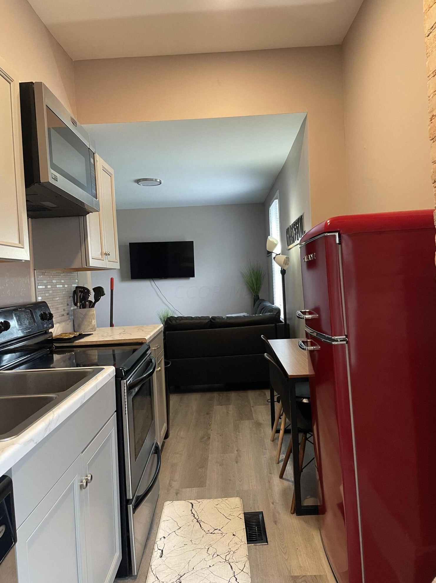 1390 Livingston Ave, Columbus OH 43209-2945 exterior