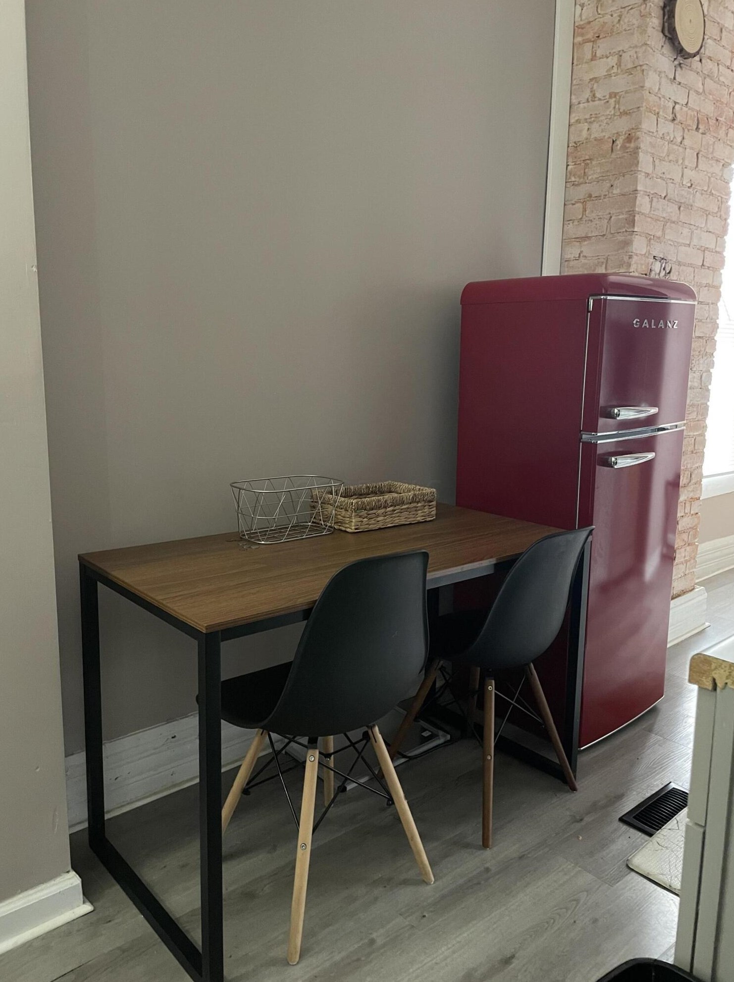 1390 Livingston Ave, Columbus OH 43209-2945 exterior