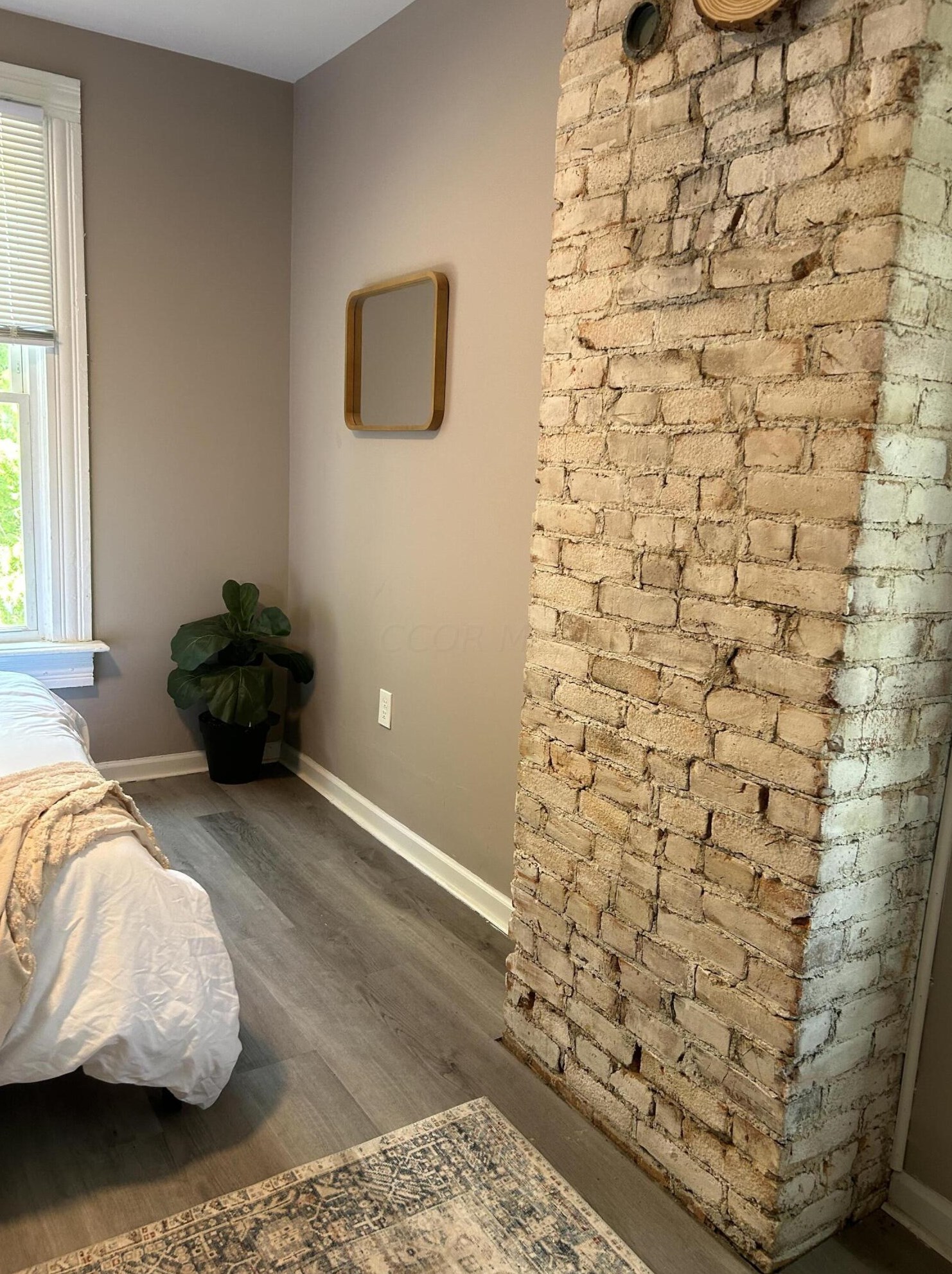 1390 Livingston Ave, Columbus OH 43209-2945 exterior