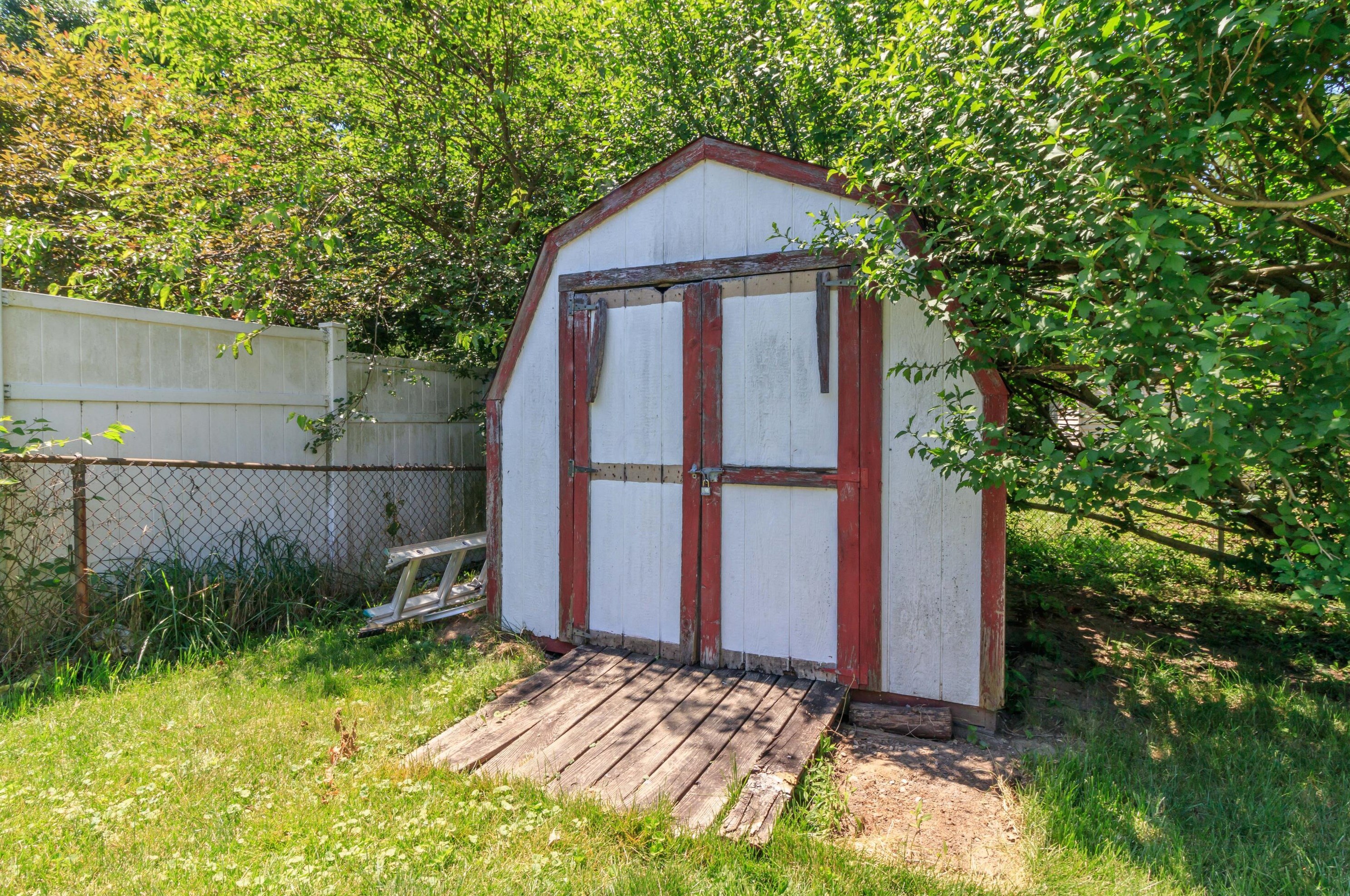 3519 Meldrake St, Columbus OH  43230-1623 exterior