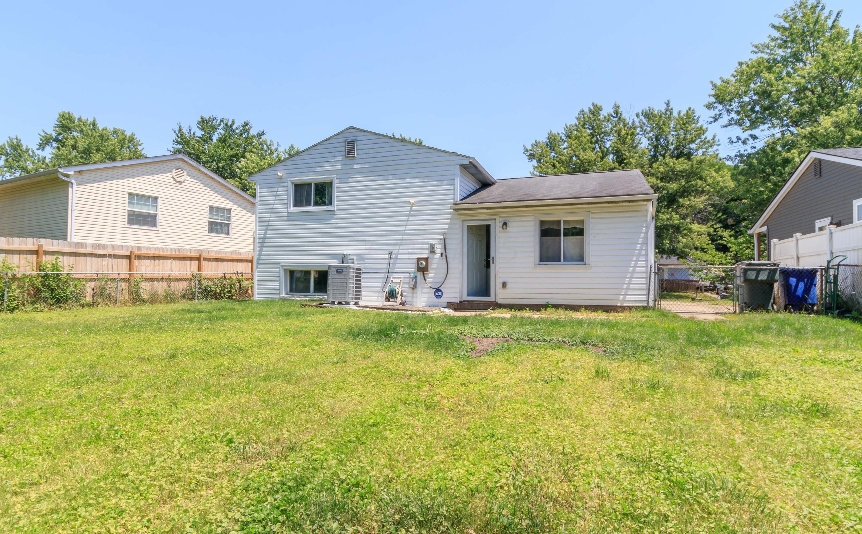 3519 Meldrake St, Columbus OH  43230-1623 exterior